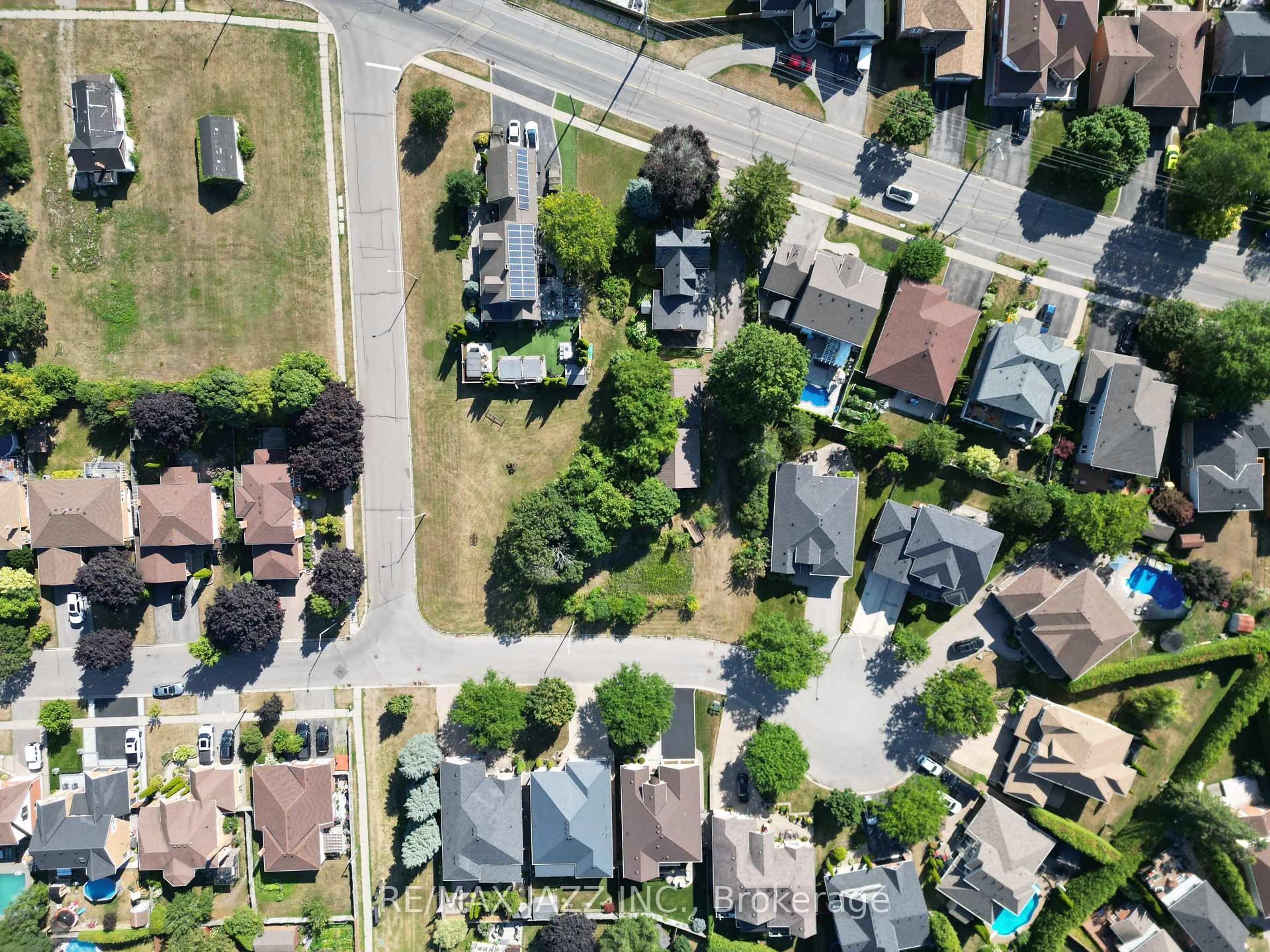A pic from outside/outdoor area/front of a property/back of a property/a pic from drone, street for 2528 Prestonvale Rd, Clarington Ontario L1E 2S1