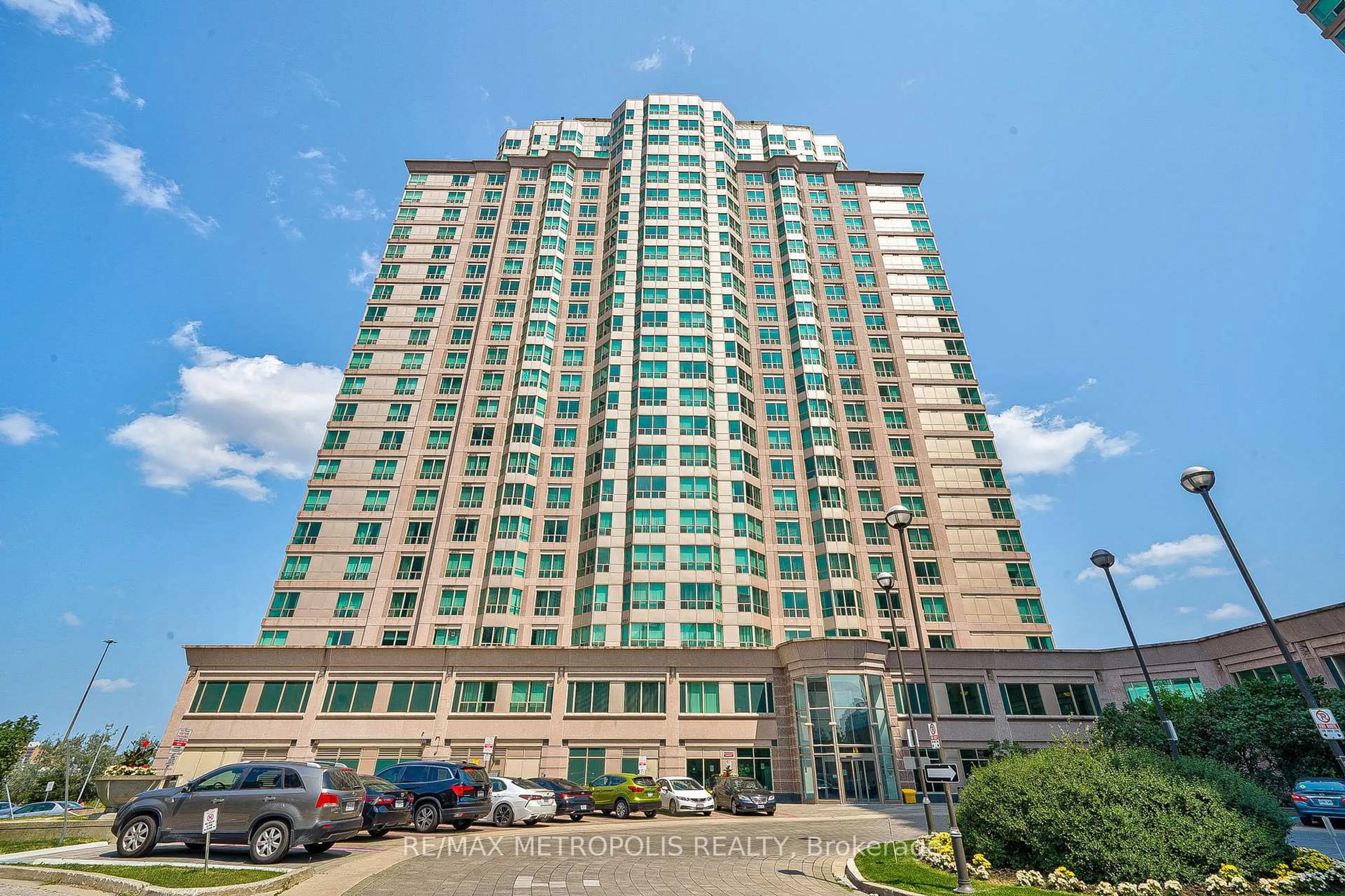 Indoor foyer for 11 Lee Centre Dr #PH109, Toronto Ontario M1H 3J5