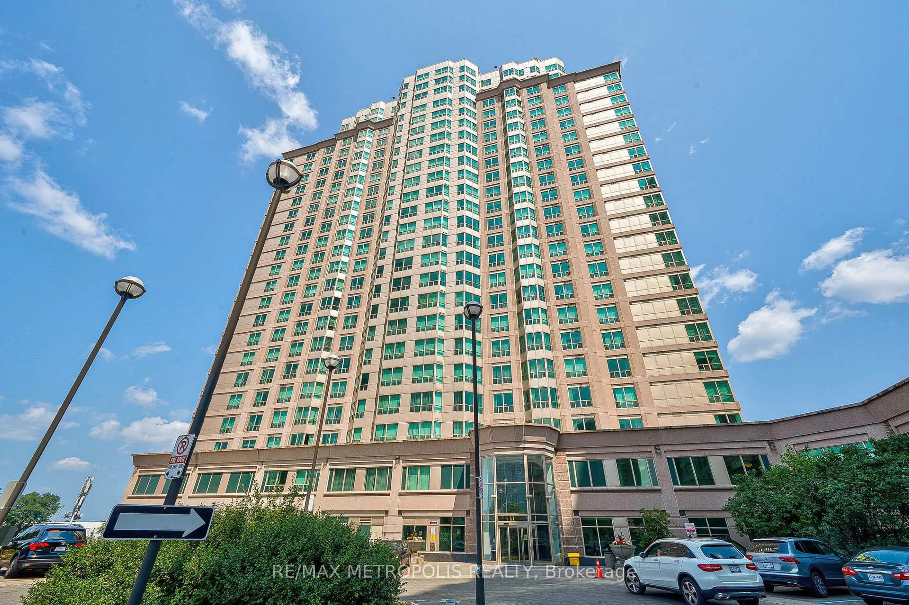 Indoor foyer for 11 Lee Centre Dr #PH109, Toronto Ontario M1H 3J5
