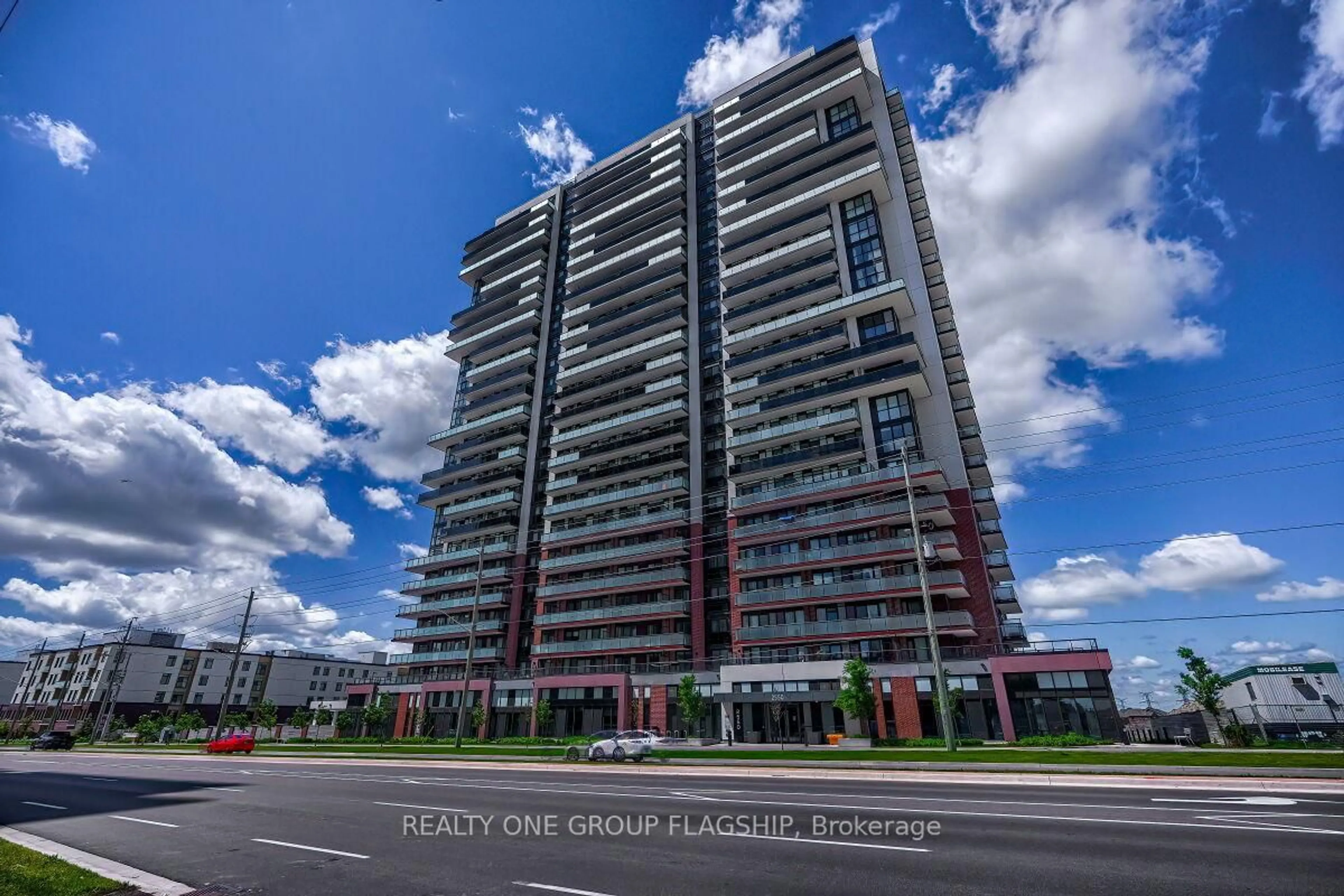 Indoor foyer for 2550 Simcoe St #421, Oshawa Ontario L1L 0R5