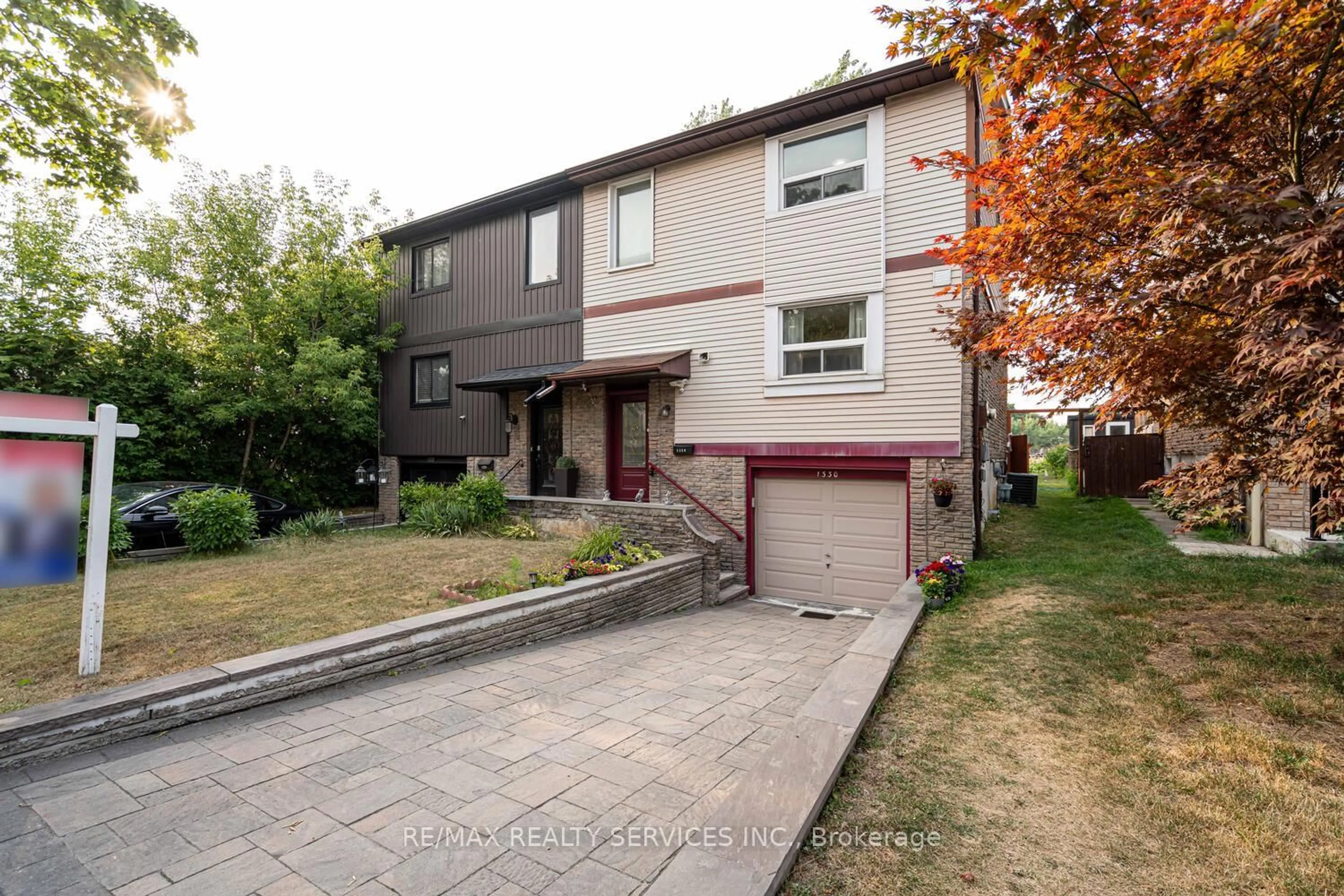 Unknown for 1330 Brands Crt, Pickering Ontario L1V 2V4