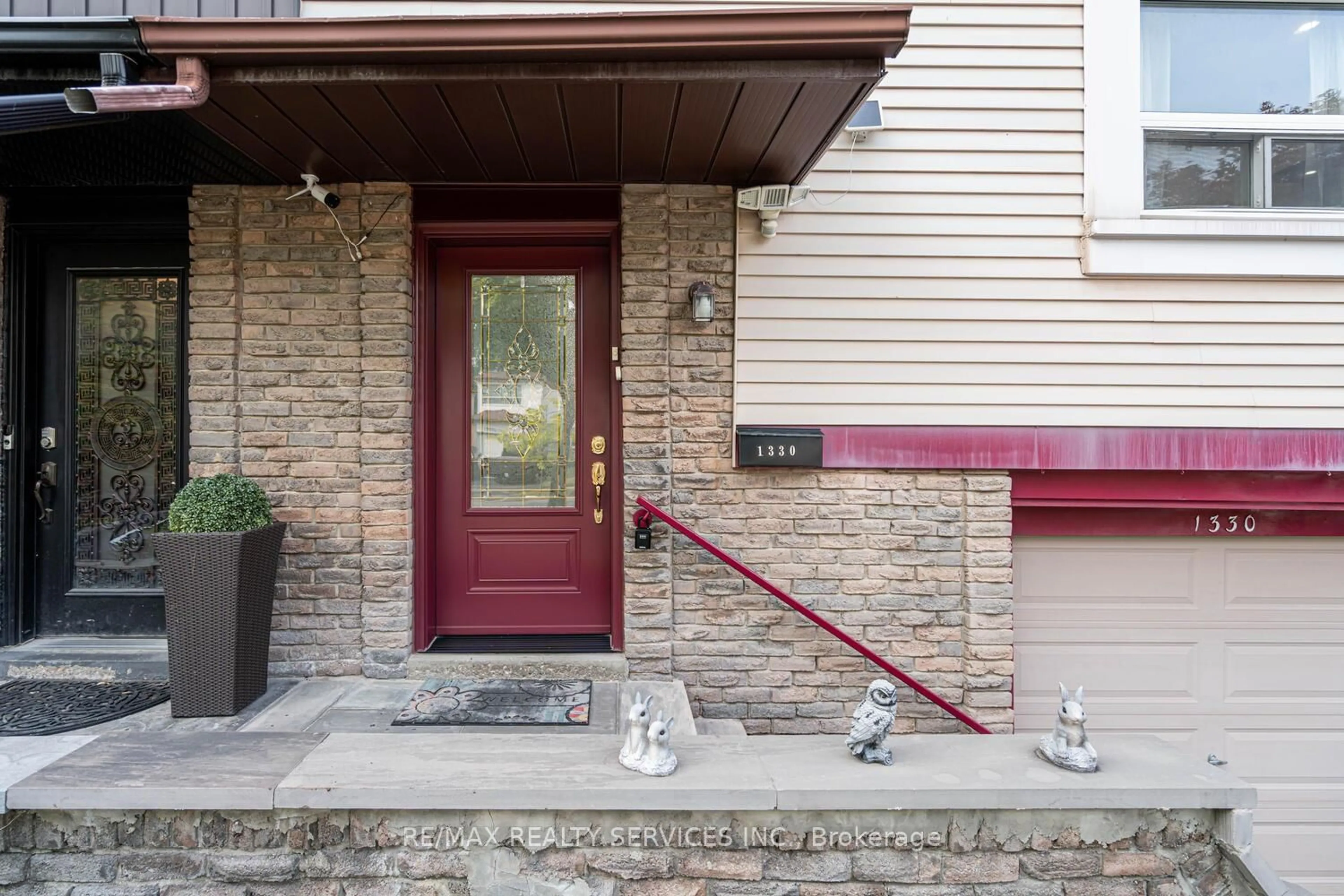 Unknown for 1330 Brands Crt, Pickering Ontario L1V 2V4