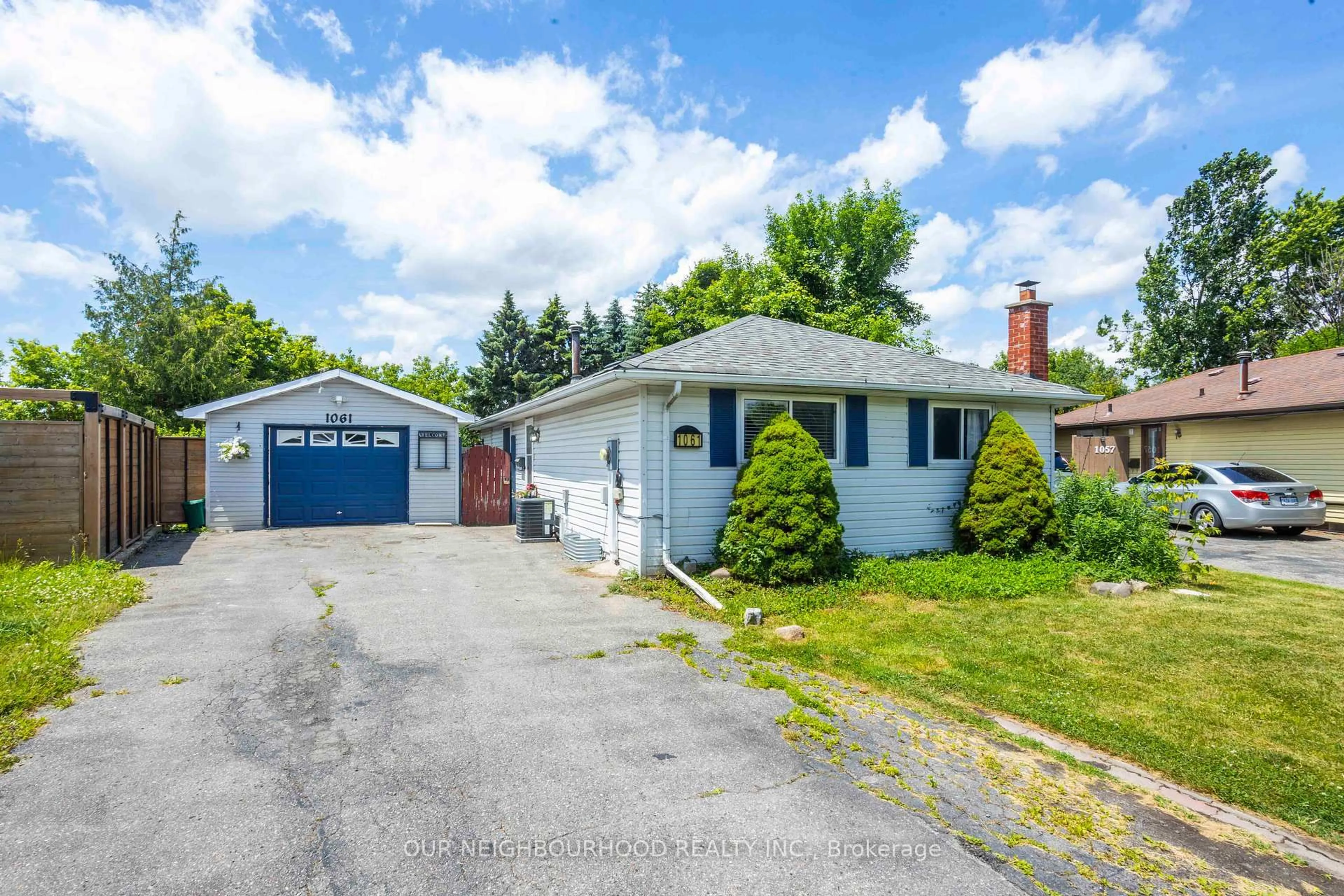 A pic from outside/outdoor area/front of a property/back of a property/a pic from drone, street for 1061 Norman Cres, Oshawa Ontario L1H 7W9