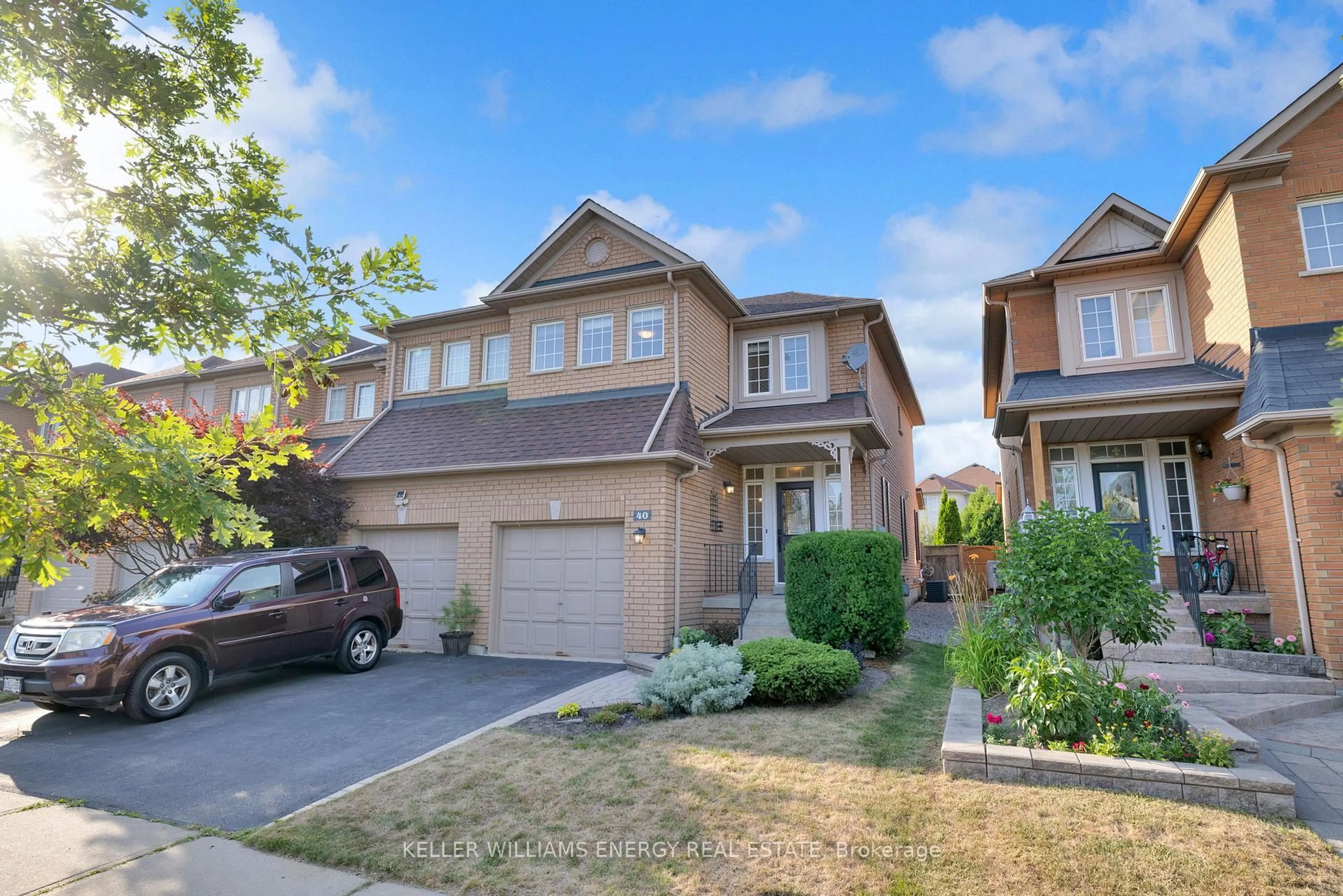 Unknown for 40 Blacksmith Lane, Whitby Ontario L1P 1N1