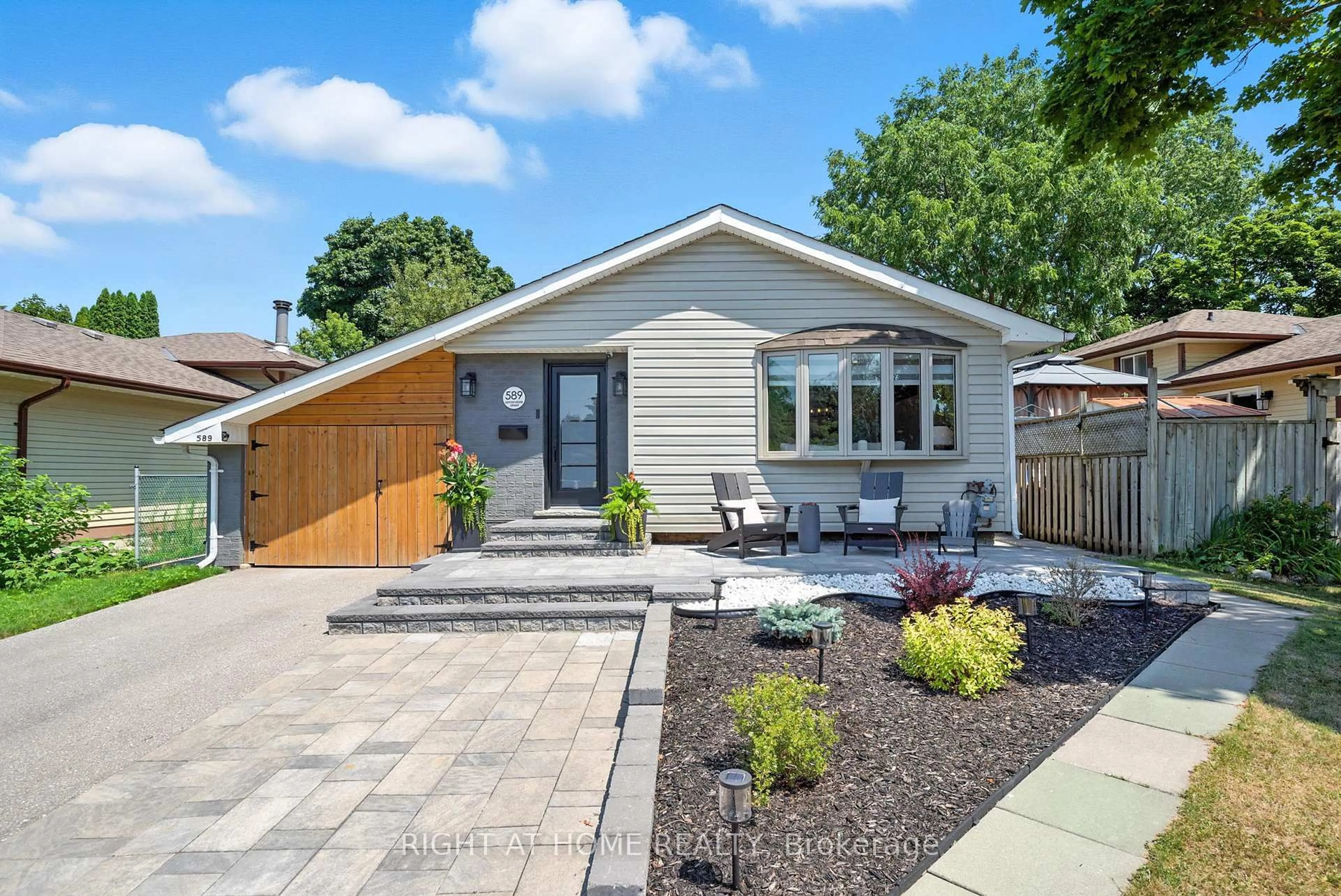 Home with brick exterior material, street for 589 Annandale St, Oshawa Ontario L1H 7S6