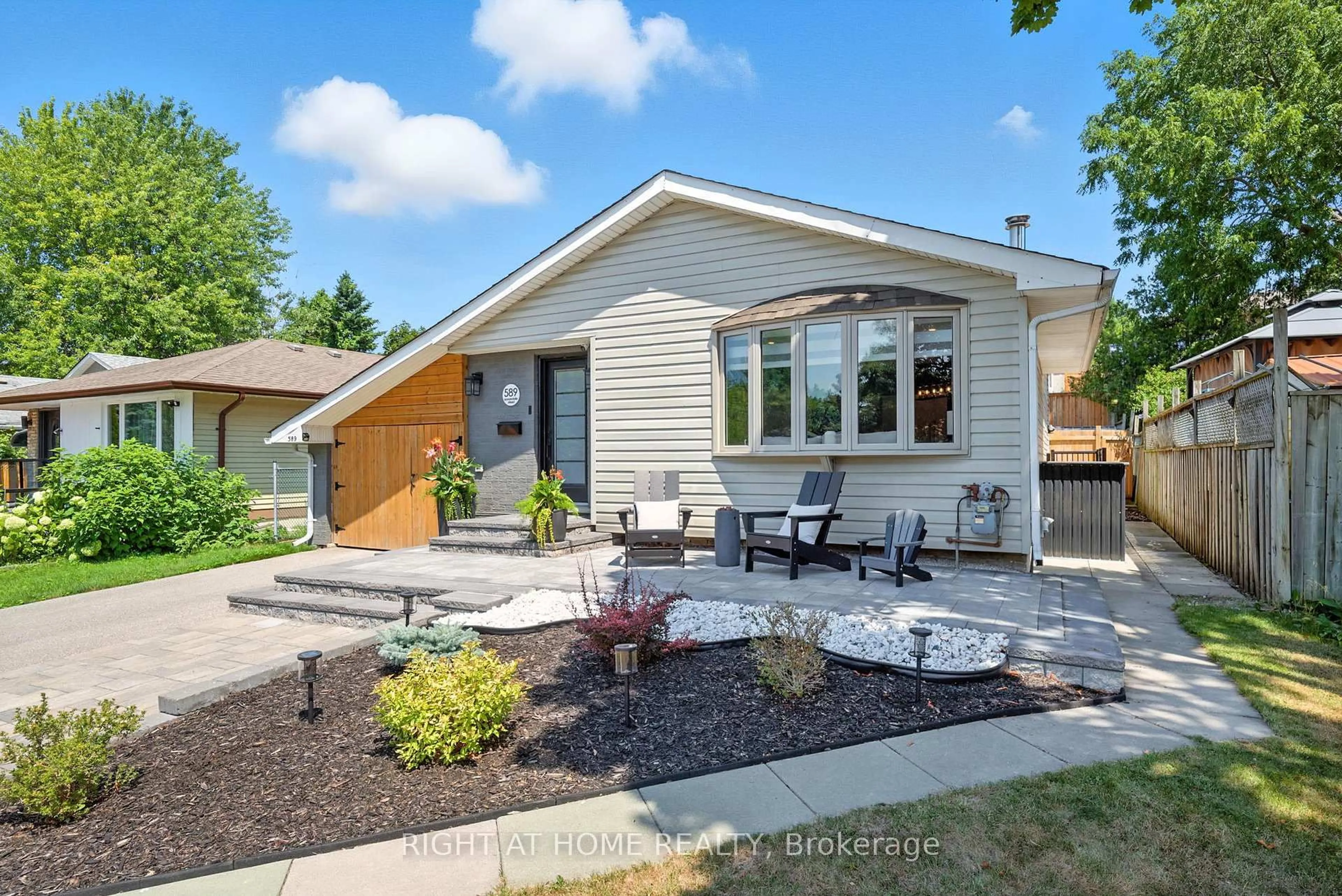 Home with brick exterior material, street for 589 Annandale St, Oshawa Ontario L1H 7S6