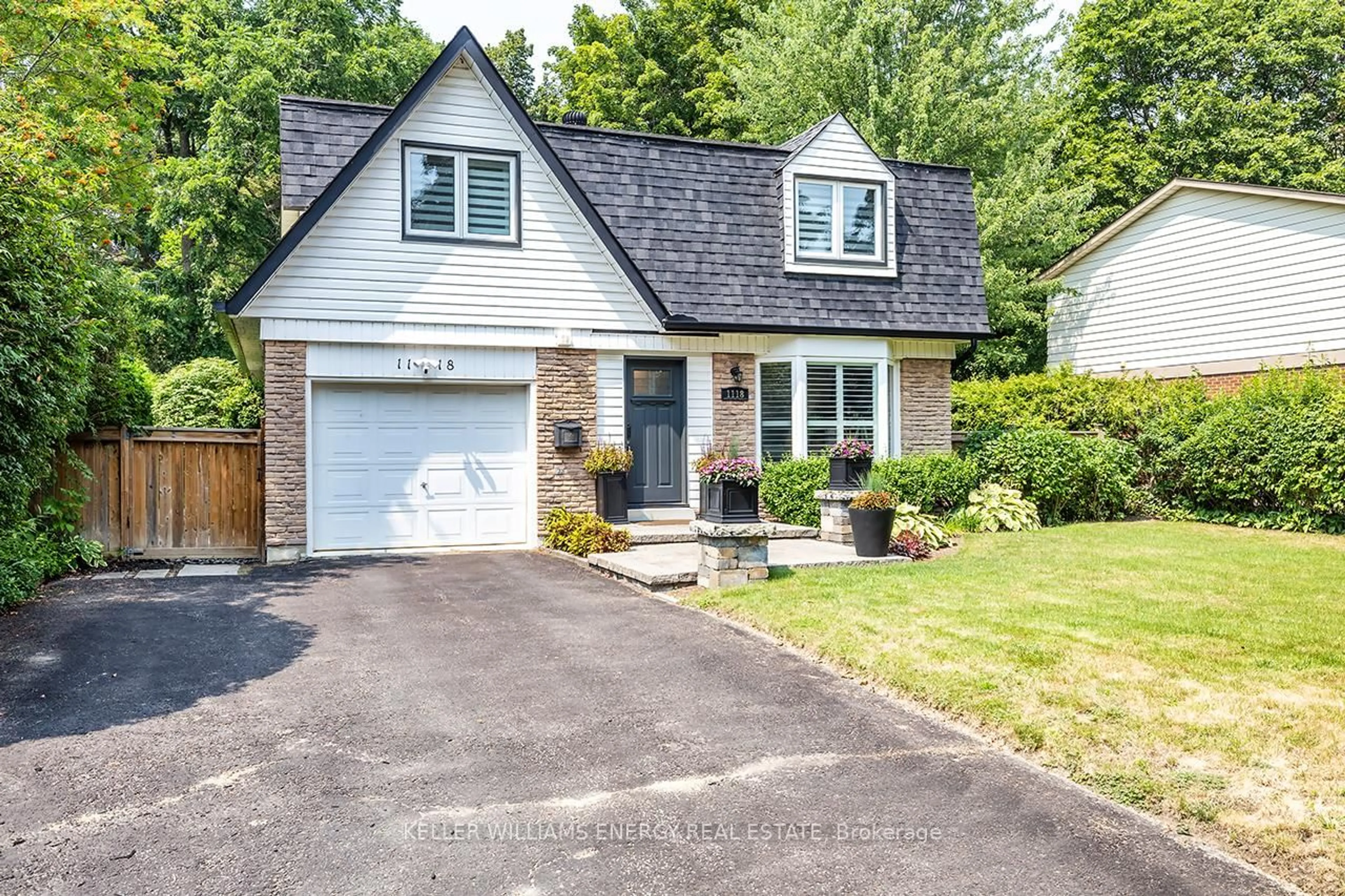 Home with vinyl exterior material, street for 1118 Lobelia Crt, Oshawa Ontario L1G 3H4