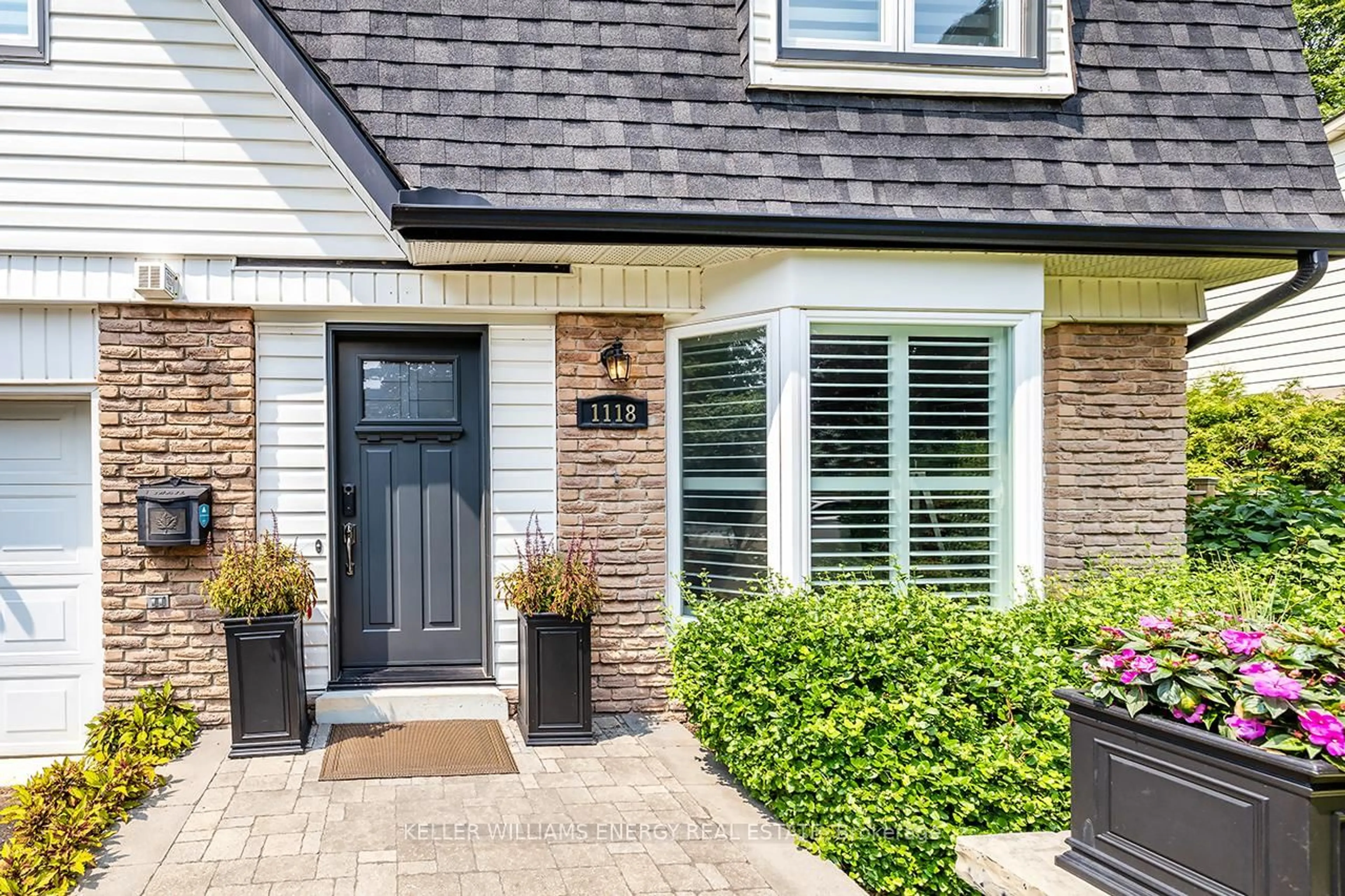 Home with brick exterior material, street for 1118 Lobelia Crt, Oshawa Ontario L1G 3H4