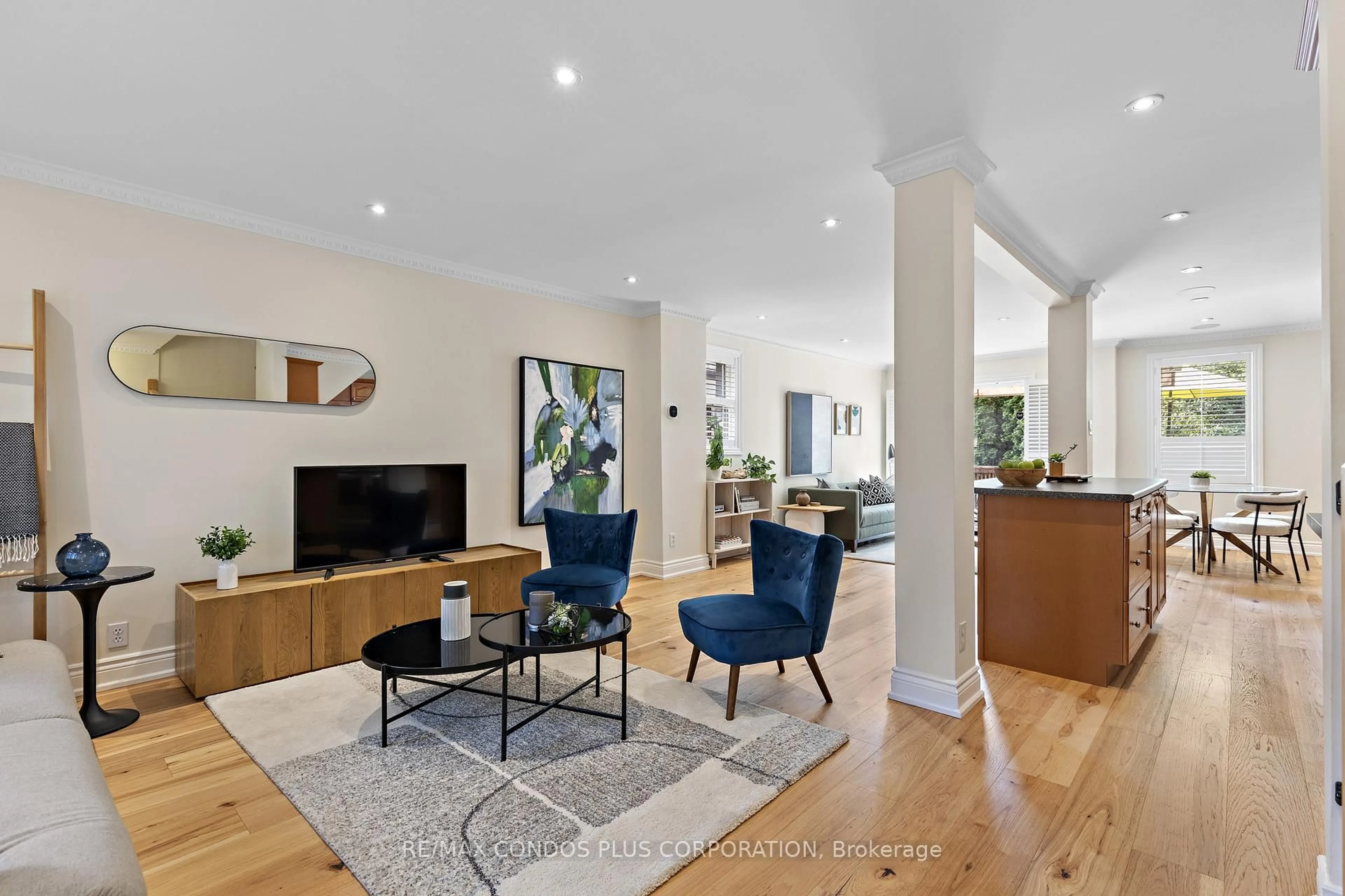 Living room with furniture, unknown for 103 Memorial Park Ave, Toronto Ontario M4J 2K1