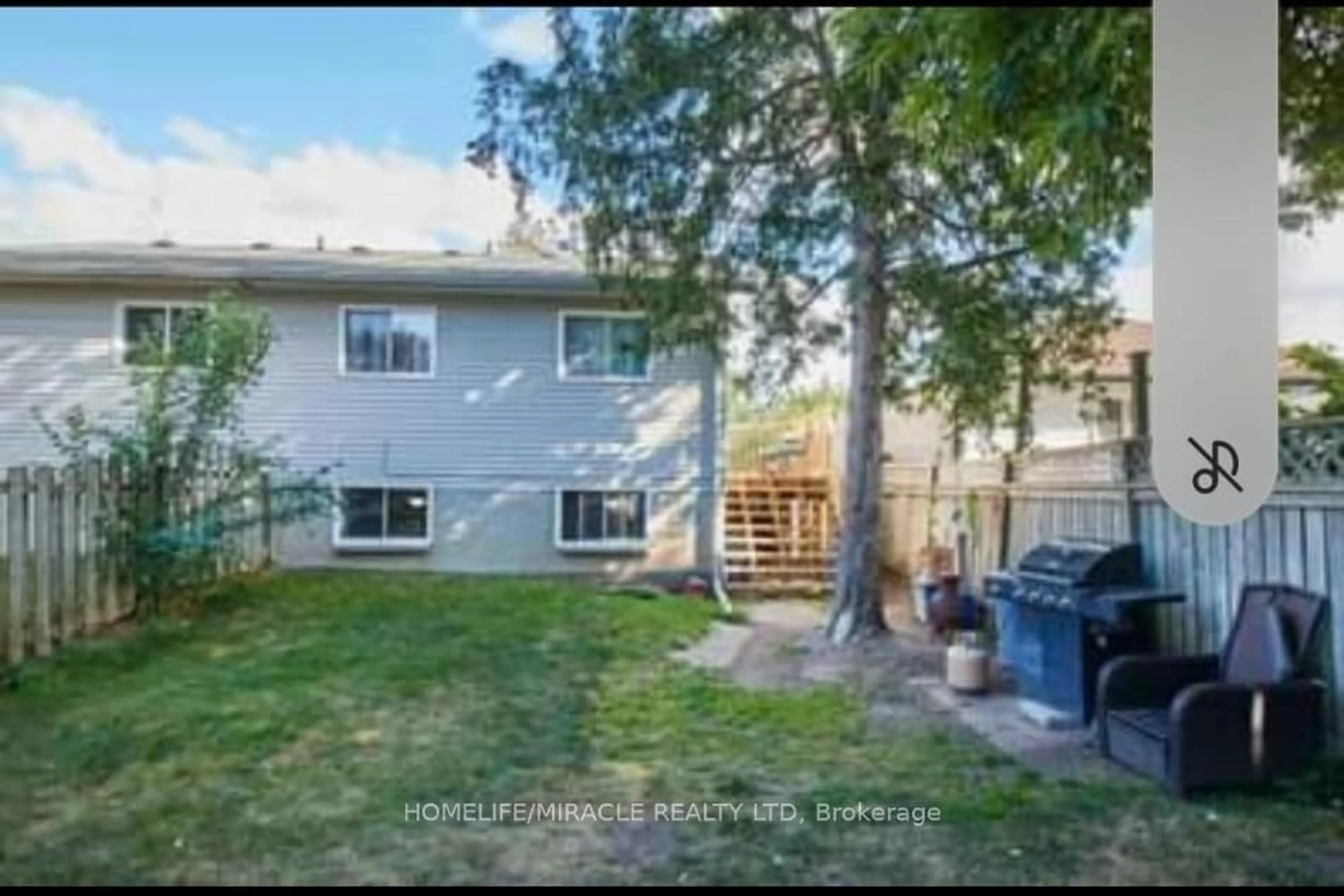 A pic from outside/outdoor area/front of a property/back of a property/a pic from drone, street for 230 Taunton Rd, Oshawa Ontario L1G 3T3