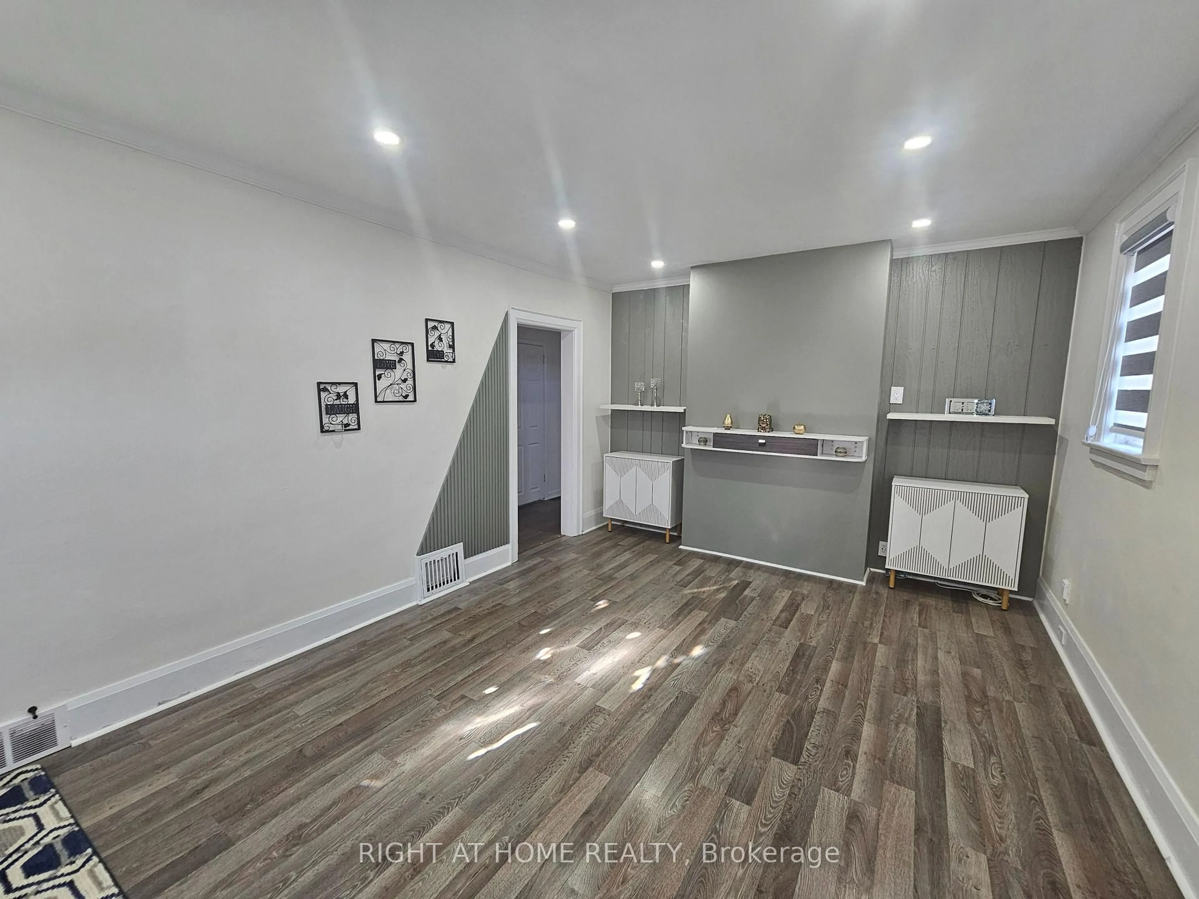 A pic of a room for 91 Patricia Ave, Oshawa Ontario L1G 5X7