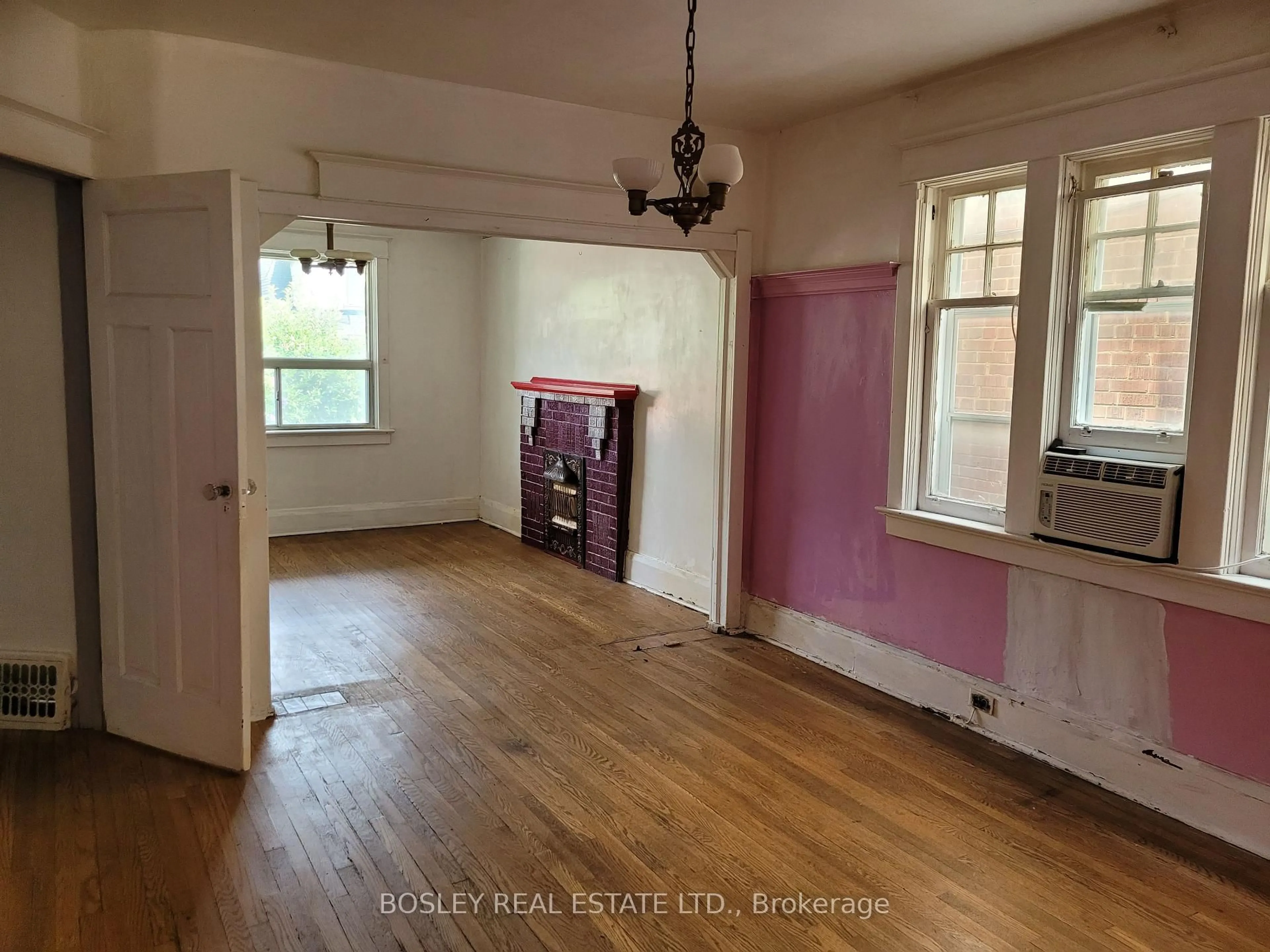 A pic of a room for 12 Thyra Ave, Toronto Ontario M4C 5G5