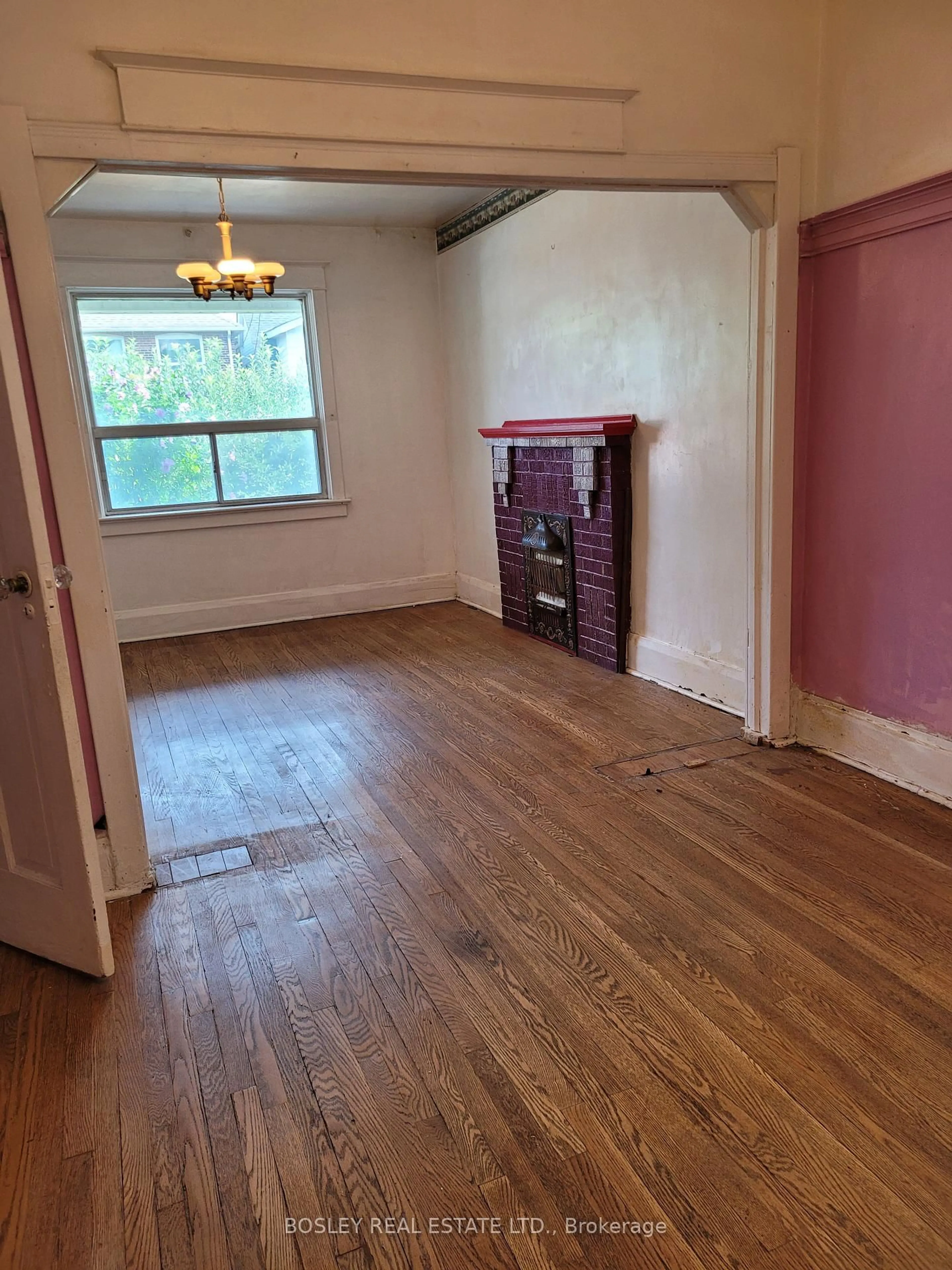 A pic of a room for 12 Thyra Ave, Toronto Ontario M4C 5G5