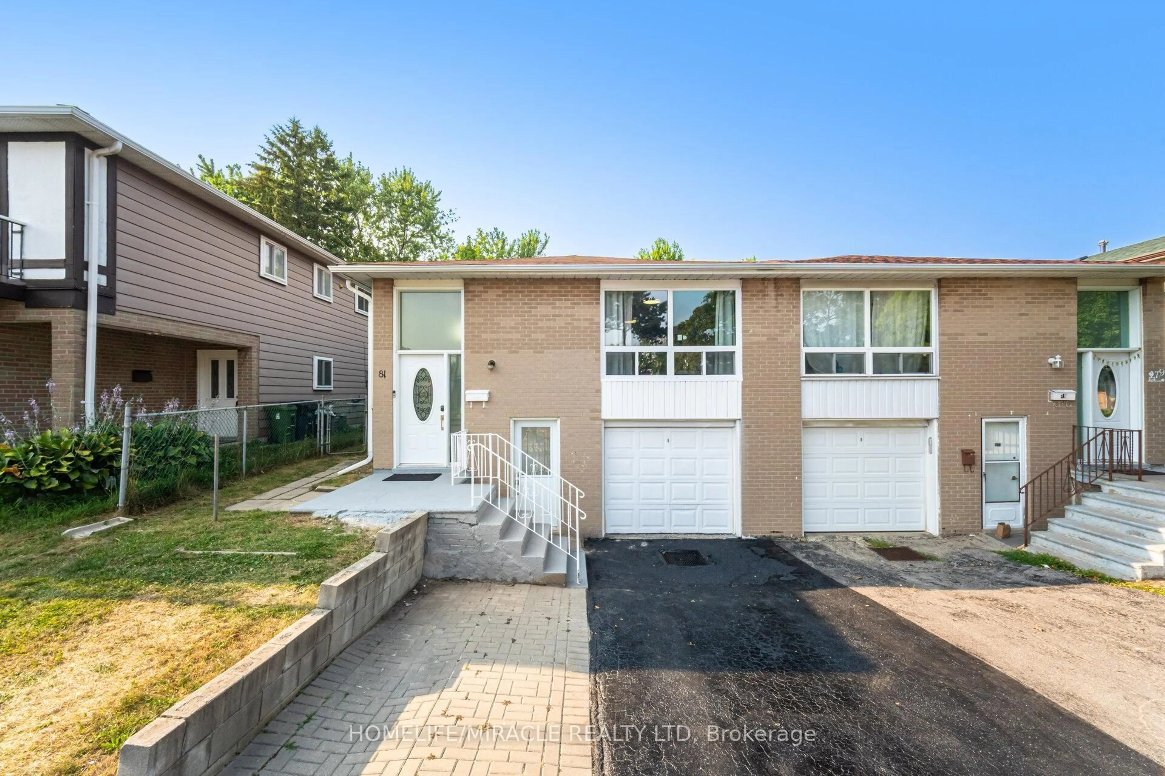 Home with vinyl exterior material, street for 81 Pettibone Sq, Toronto Ontario M1W 2J1
