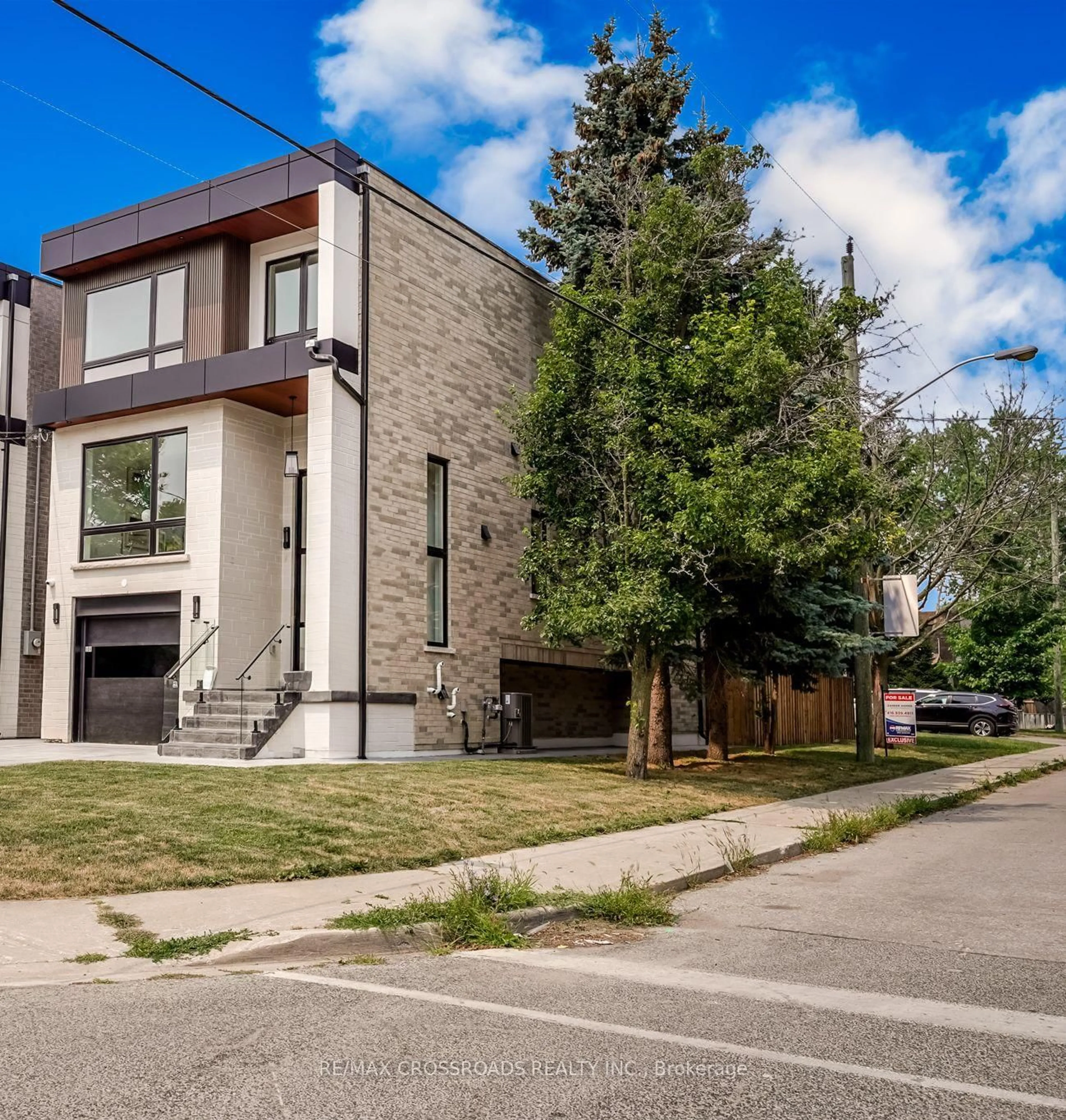 Home with brick exterior material, street for 108 Park St, Toronto Ontario M1N 2P1