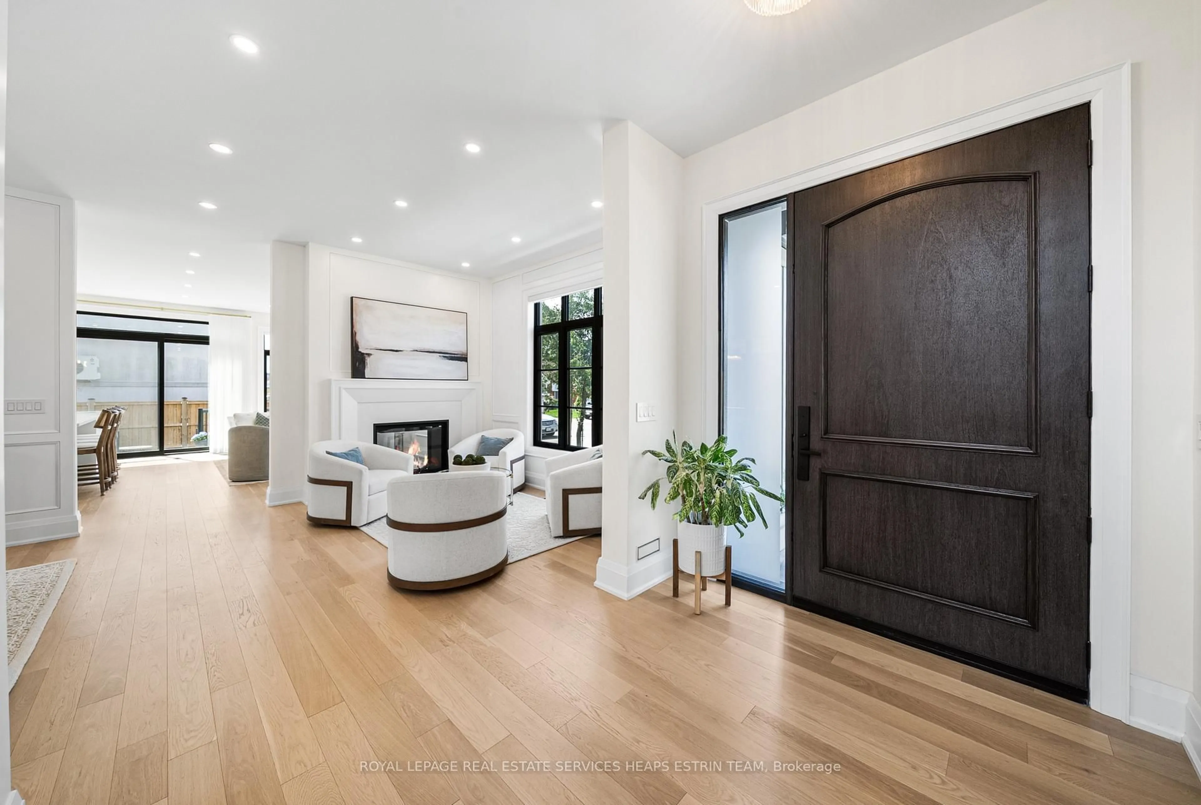 Indoor entryway for 5 Taylor Dr, Toronto Ontario M4C 3B4