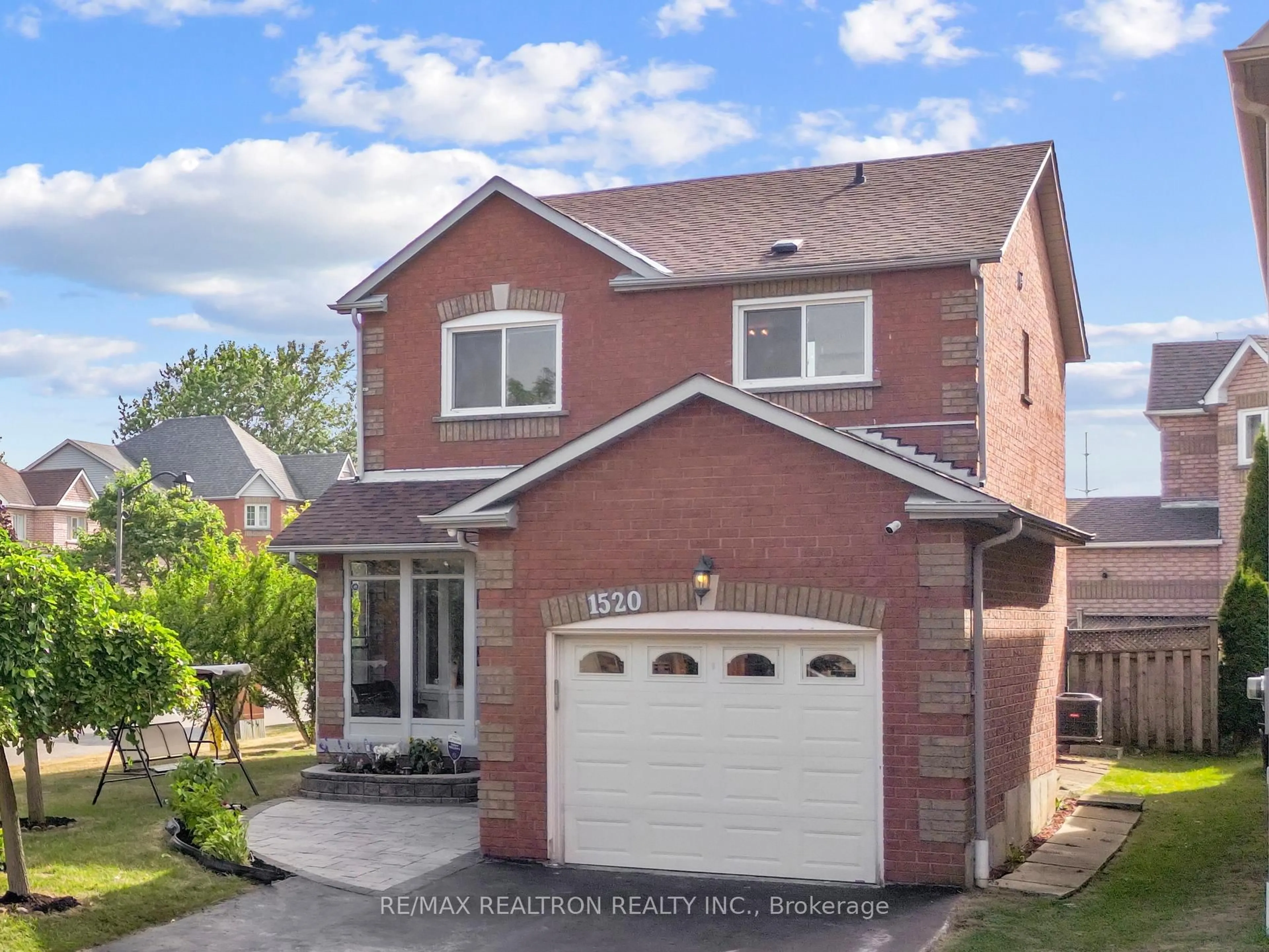 Home with brick exterior material, street for 1520 Sandhurst Cres, Pickering Ontario L1V 6Y6