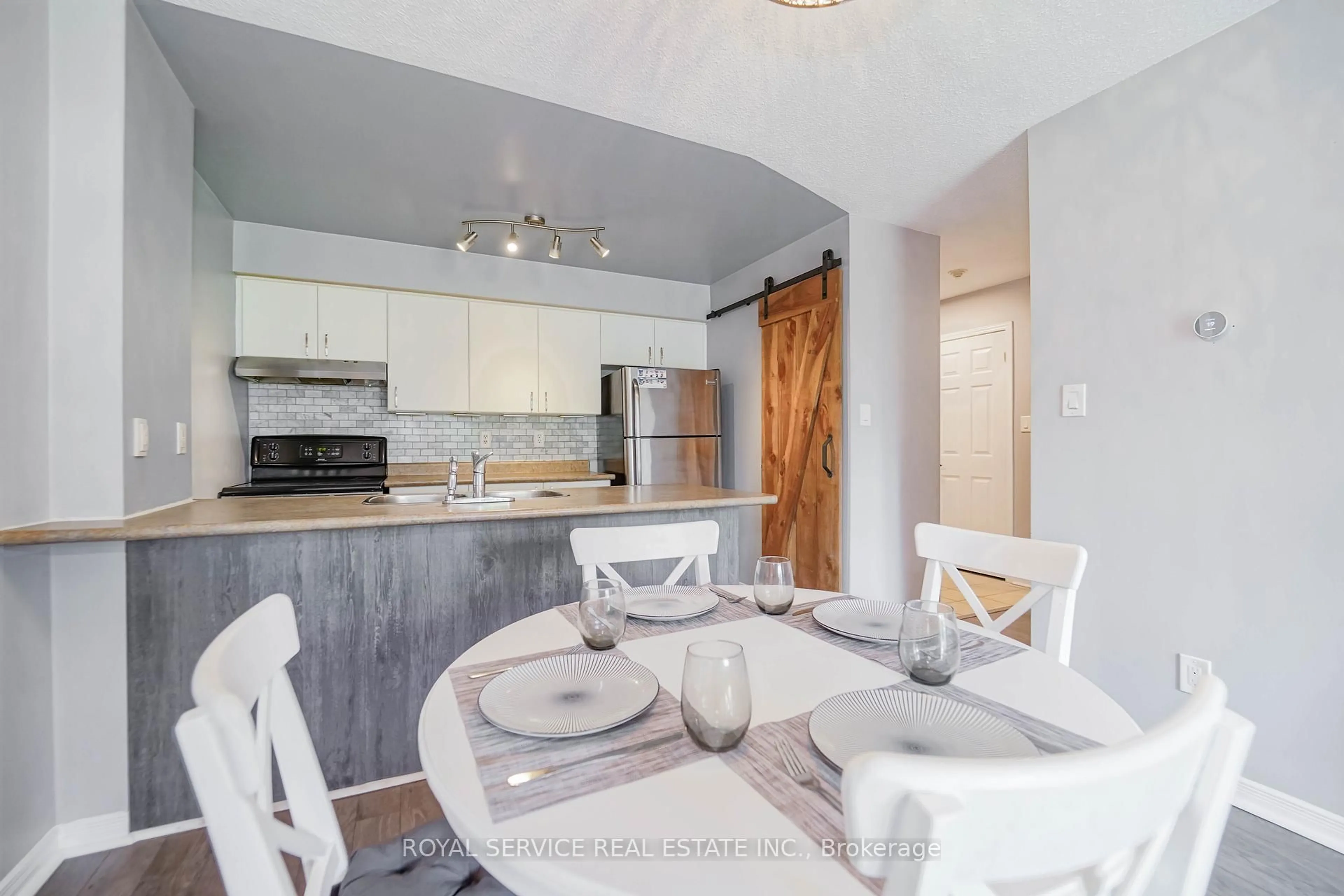 Open concept kitchen, unknown for 90 Aspen Springs Dr #207, Clarington Ontario L1C 5N3