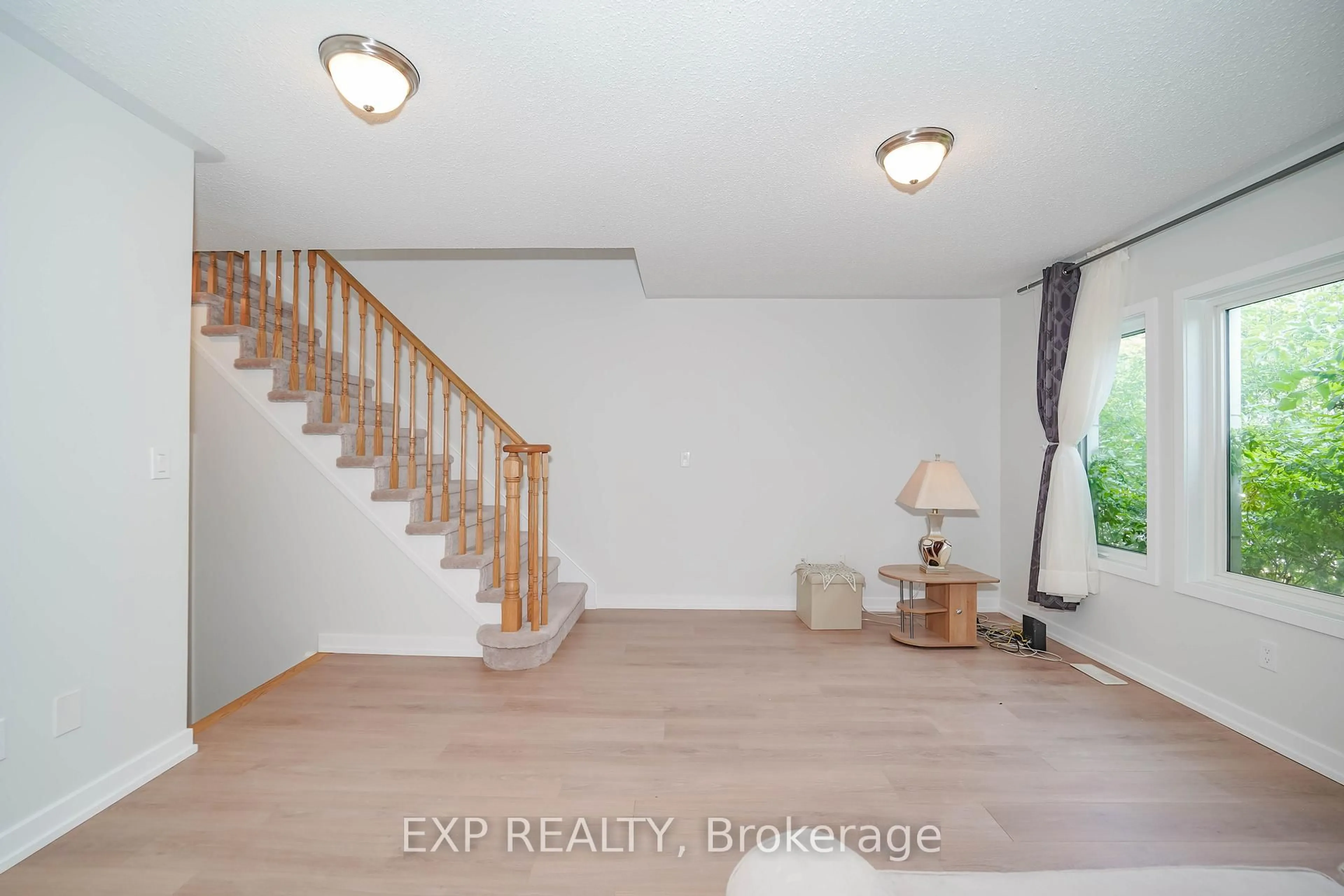 Indoor entryway for 1299 Glenanna Rd #10, Pickering Ontario L1V 0C9
