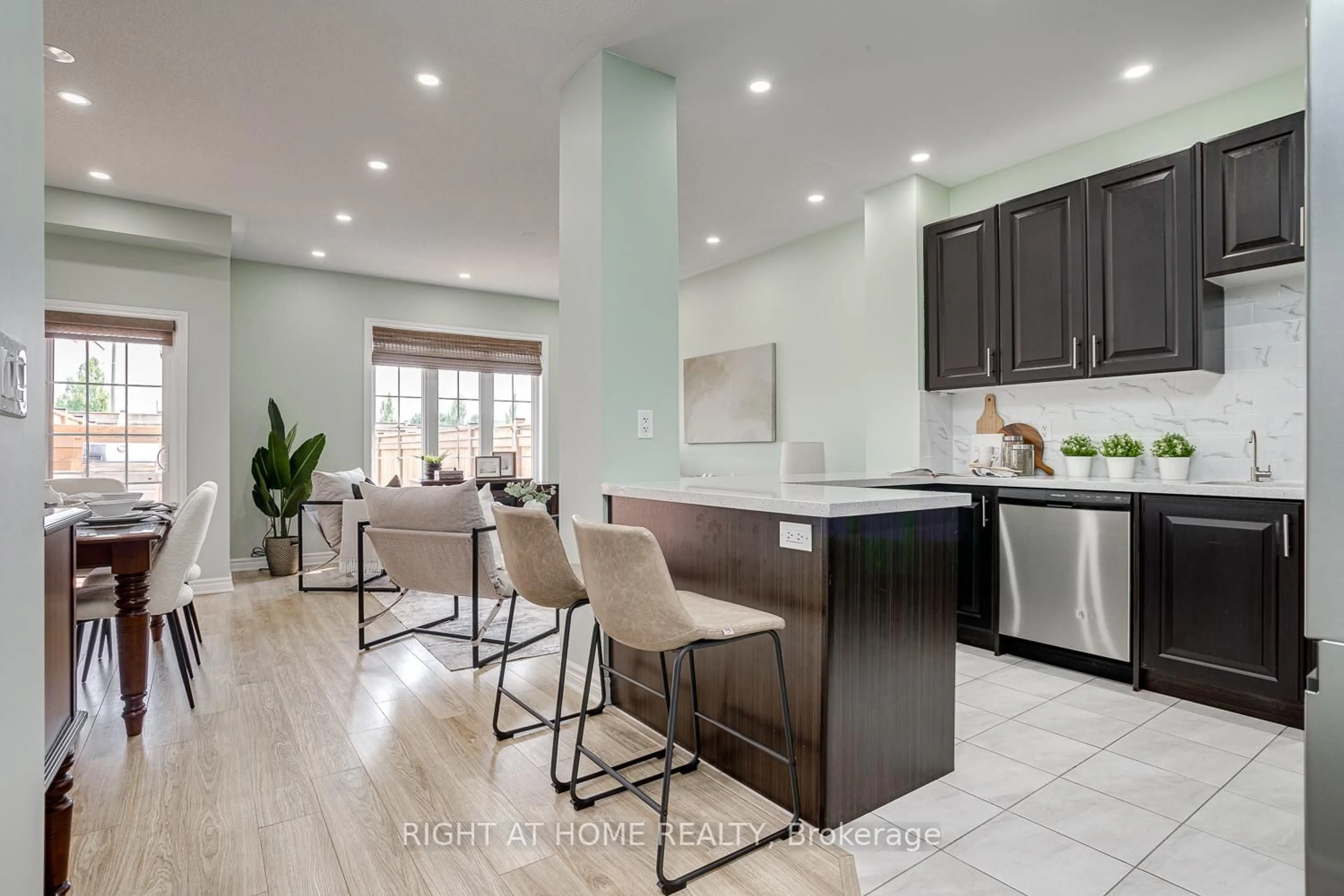 Open concept kitchen, unknown for 6 Southampton St, Scugog Ontario L9L 0A2