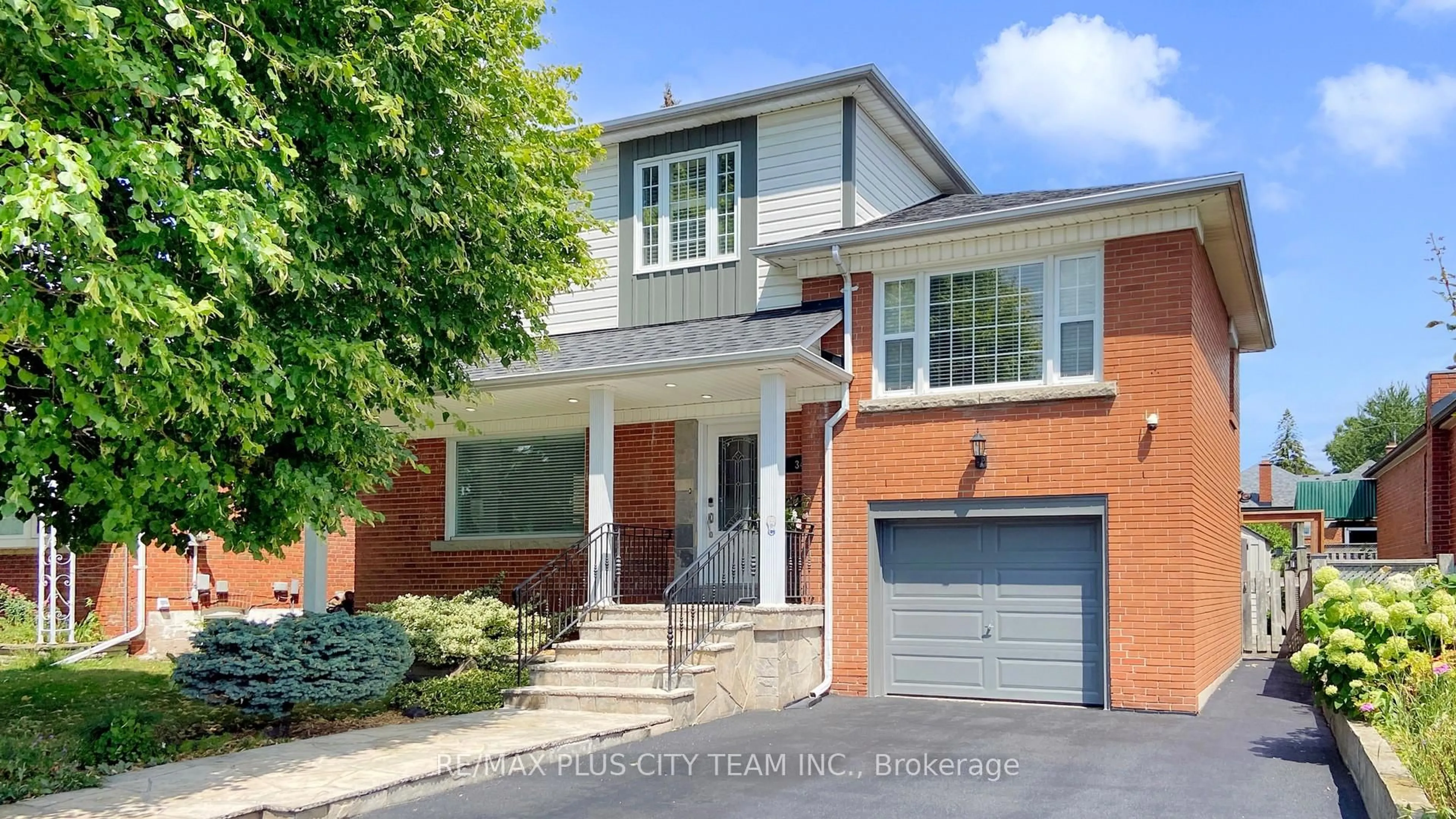 Home with brick exterior material, street for 34 Edge Park Ave, Toronto Ontario M1L 2E6
