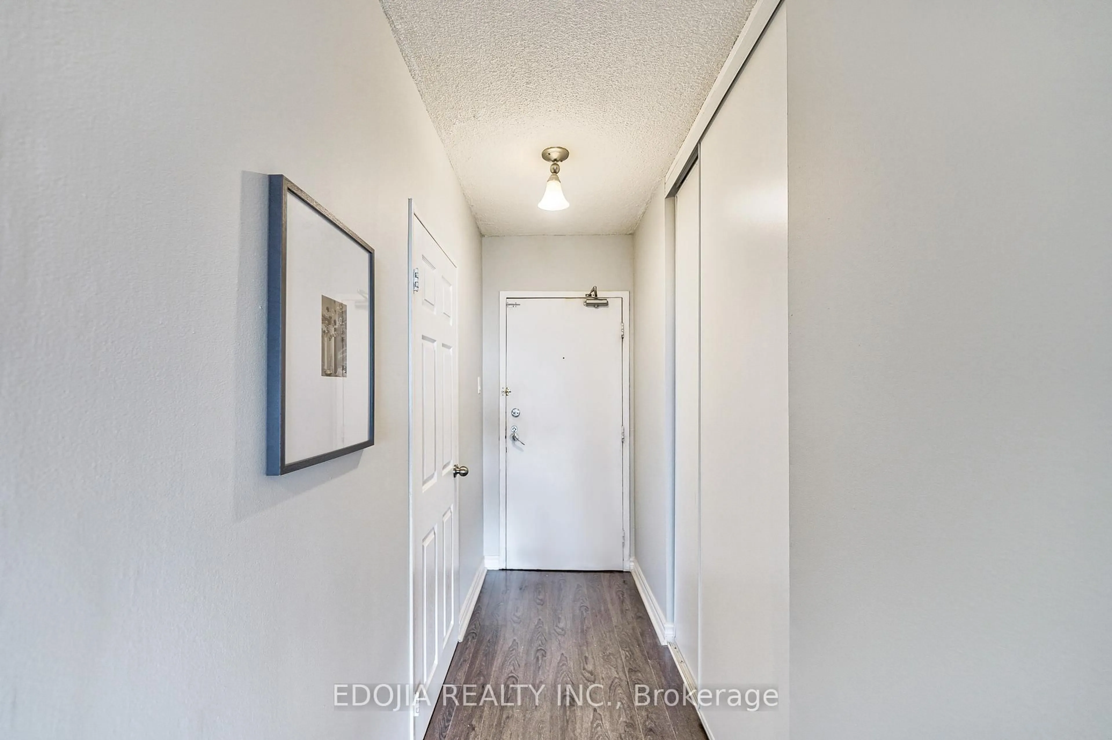 Indoor entryway for 4101 Sheppard Ave #2006, Toronto Ontario M1S 3H3
