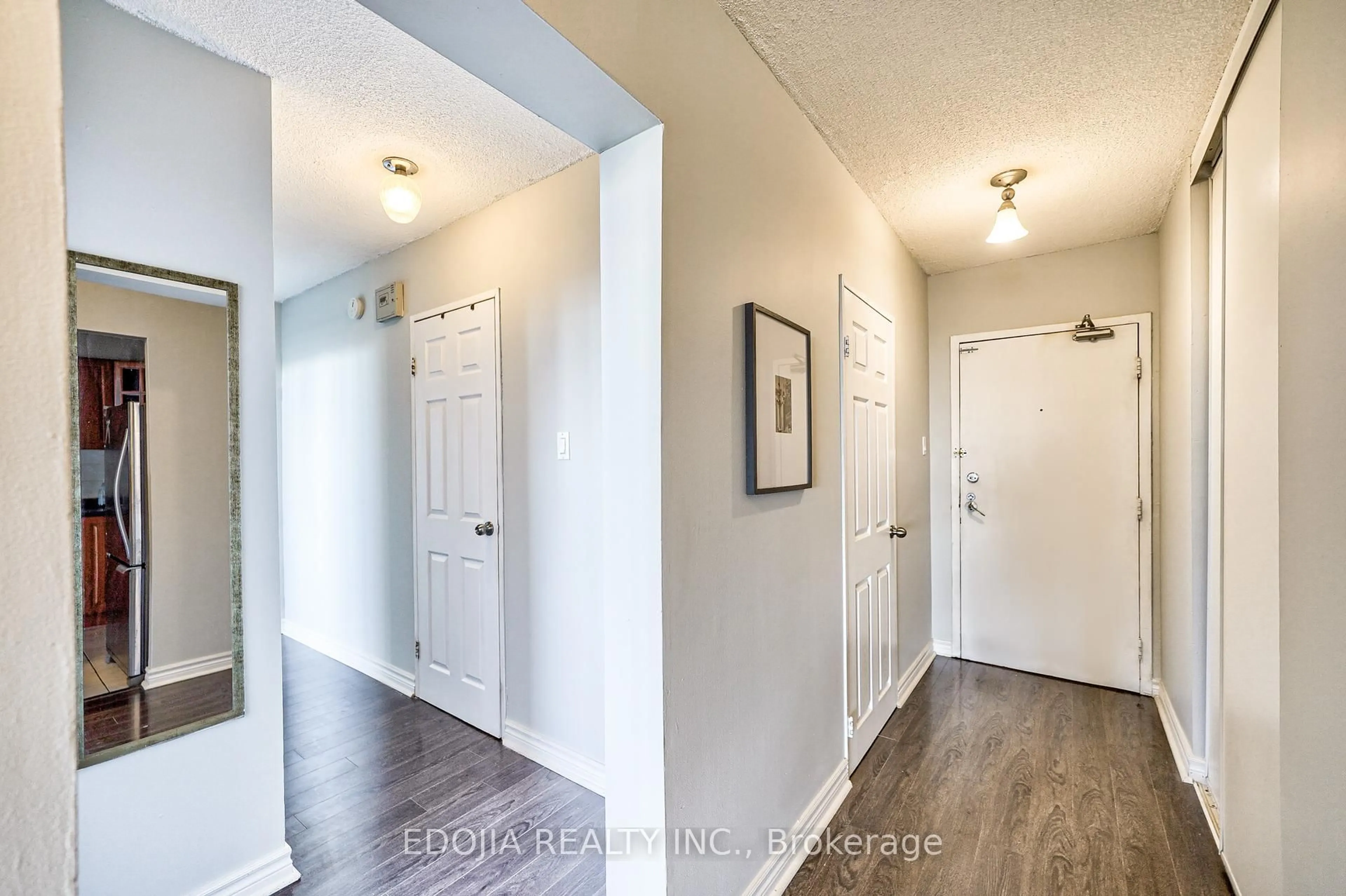 Indoor entryway for 4101 Sheppard Ave #2006, Toronto Ontario M1S 3H3