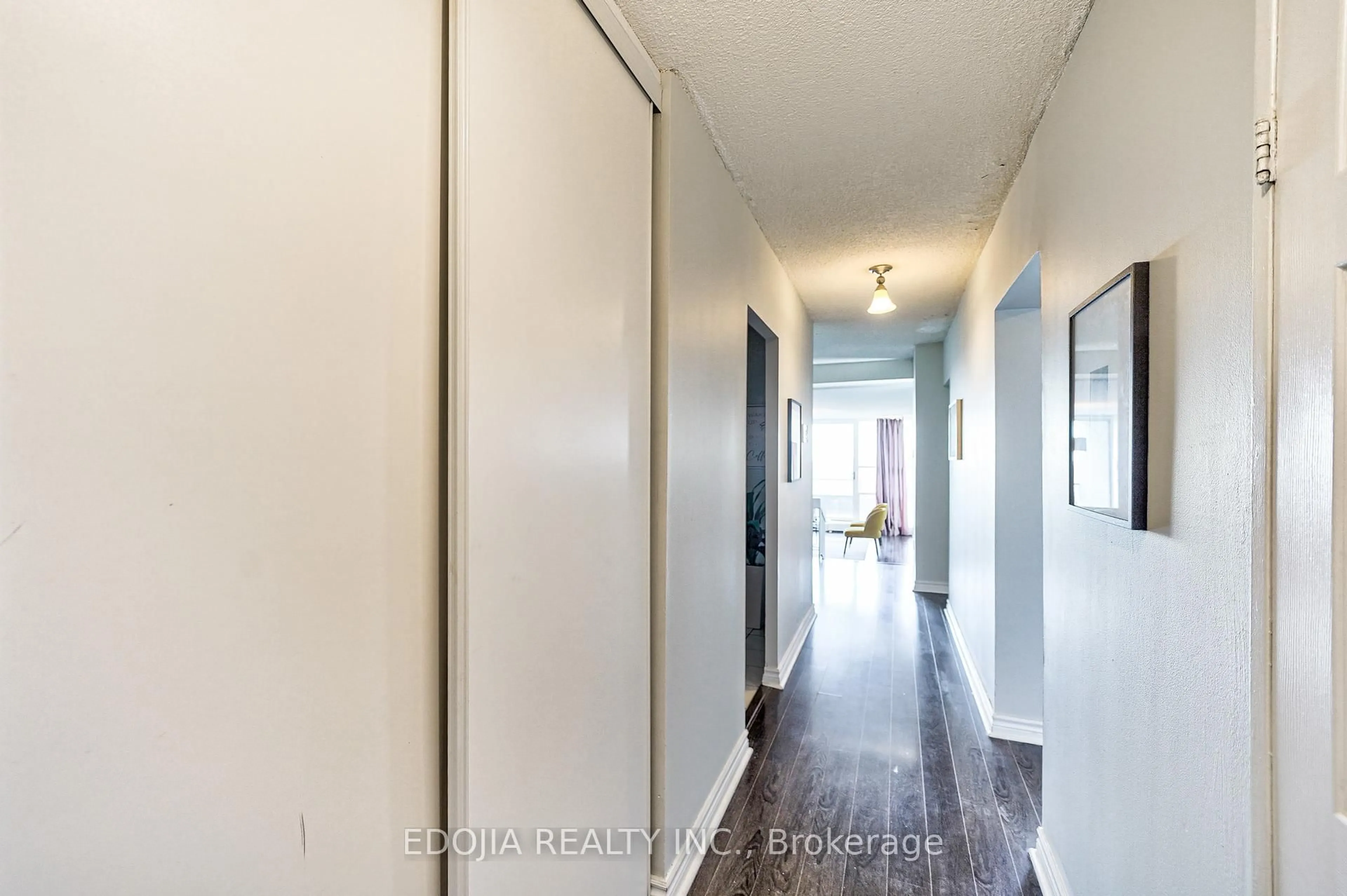 Indoor entryway for 4101 Sheppard Ave #2006, Toronto Ontario M1S 3H3