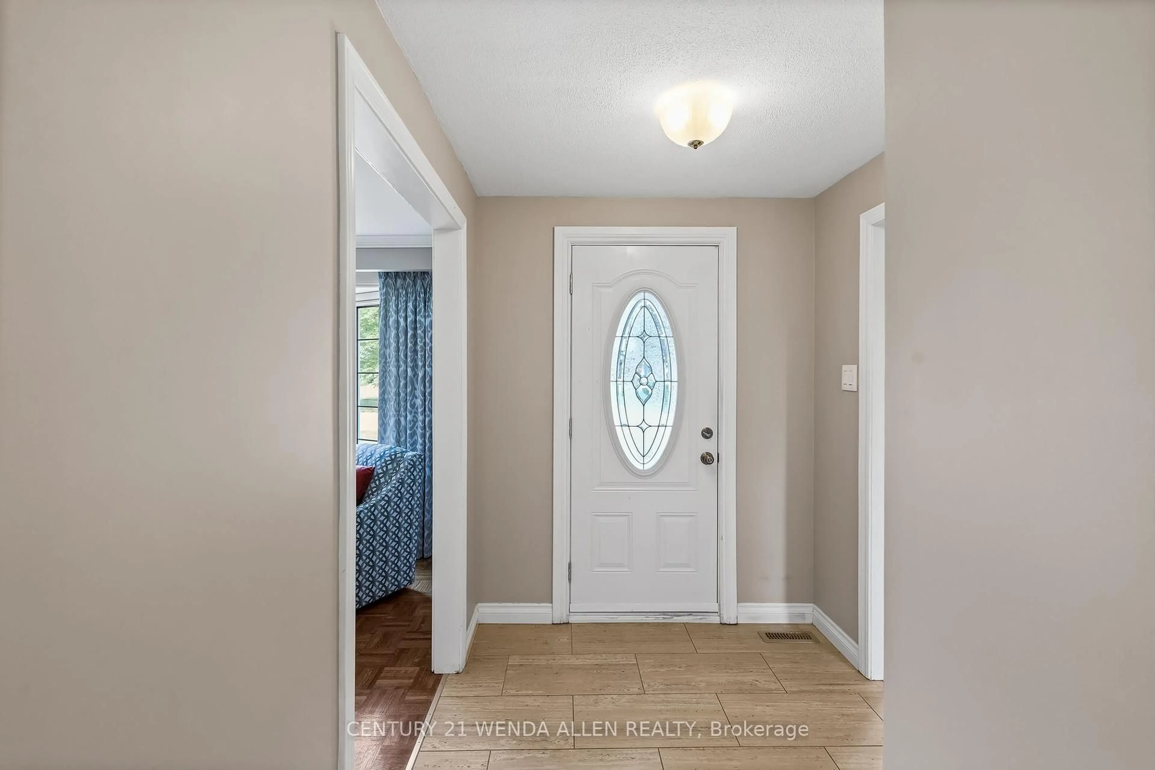 Indoor entryway for 63 HARLAND Cres, Ajax Ontario L1S 1K2