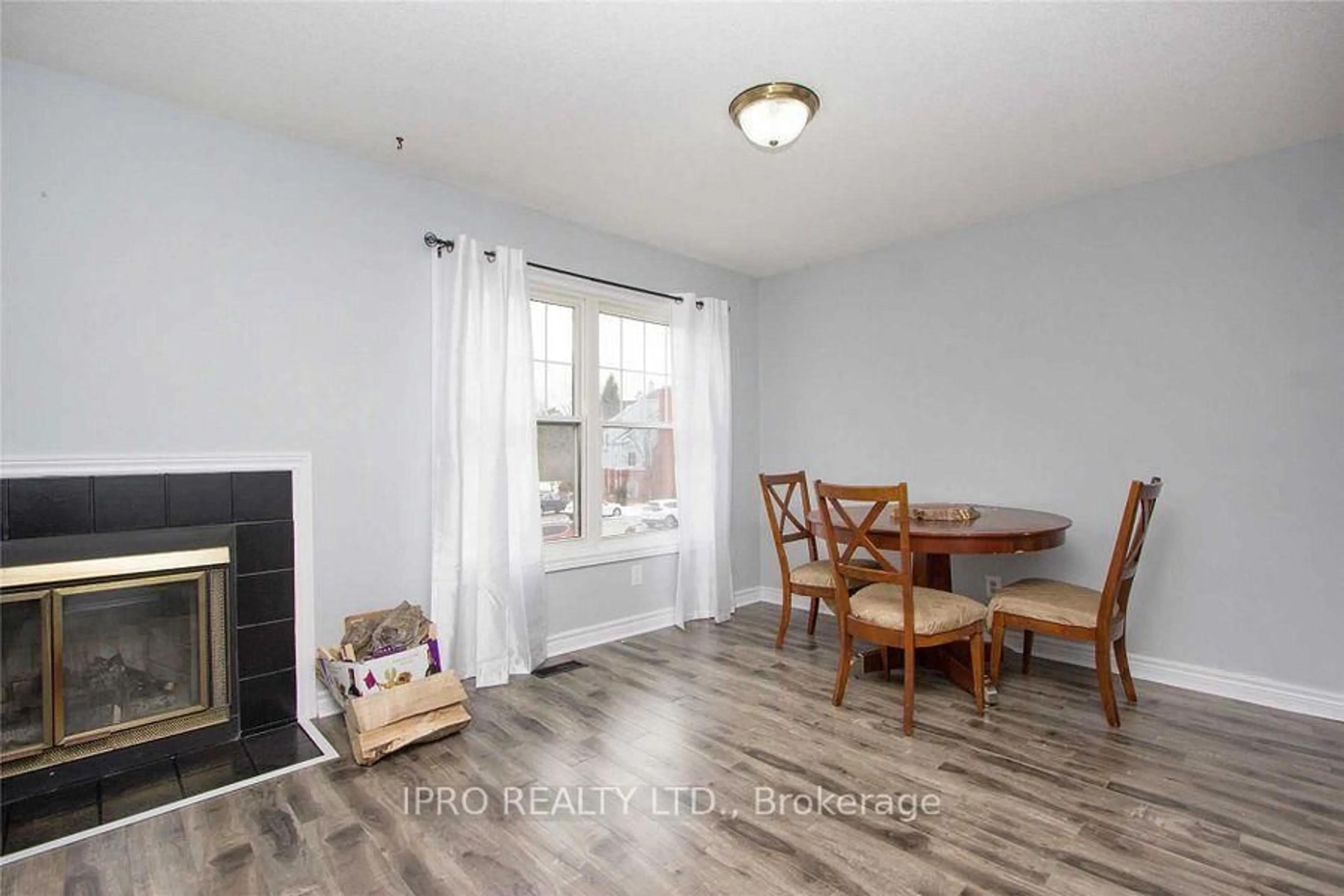 A pic of a room for 1663 Nash Rd #D-17, Clarington Ontario L1E 1S8