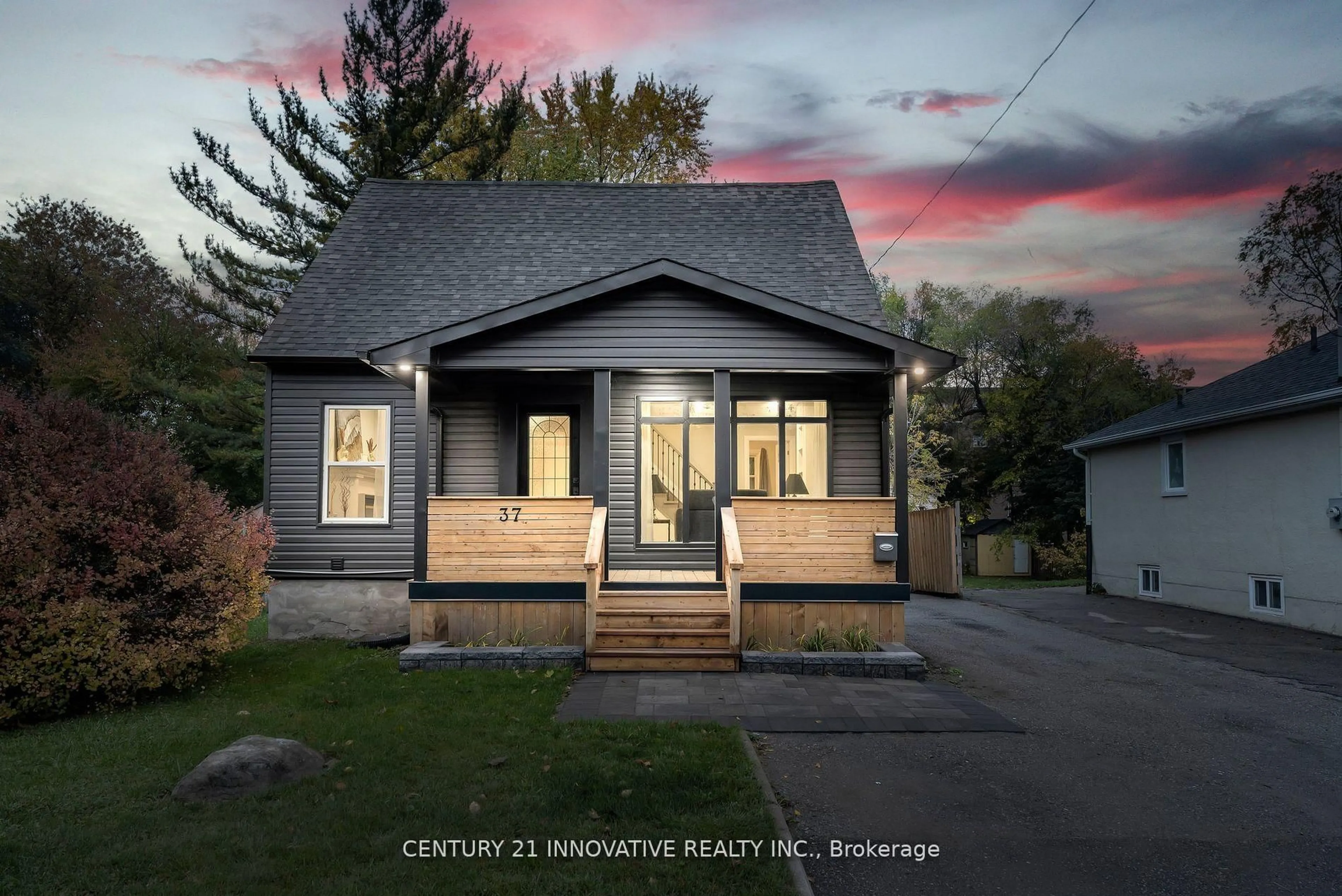 Home with vinyl exterior material, mountain view for 37 Lincoln St, Ajax Ontario L1S 6C4