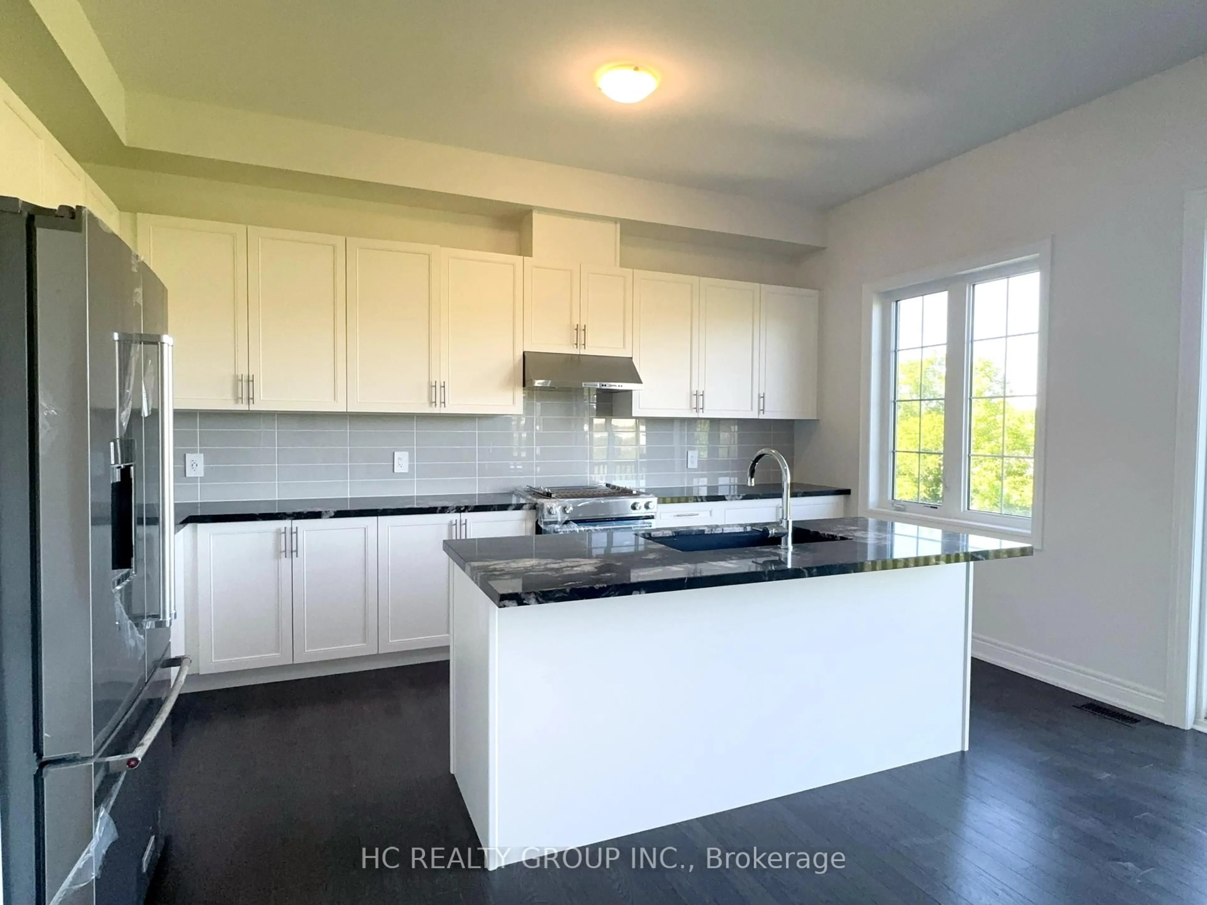 Open concept kitchen, ceramic/tile floor for 2941 Grindstone Cres, Pickering Ontario L1X 0R5