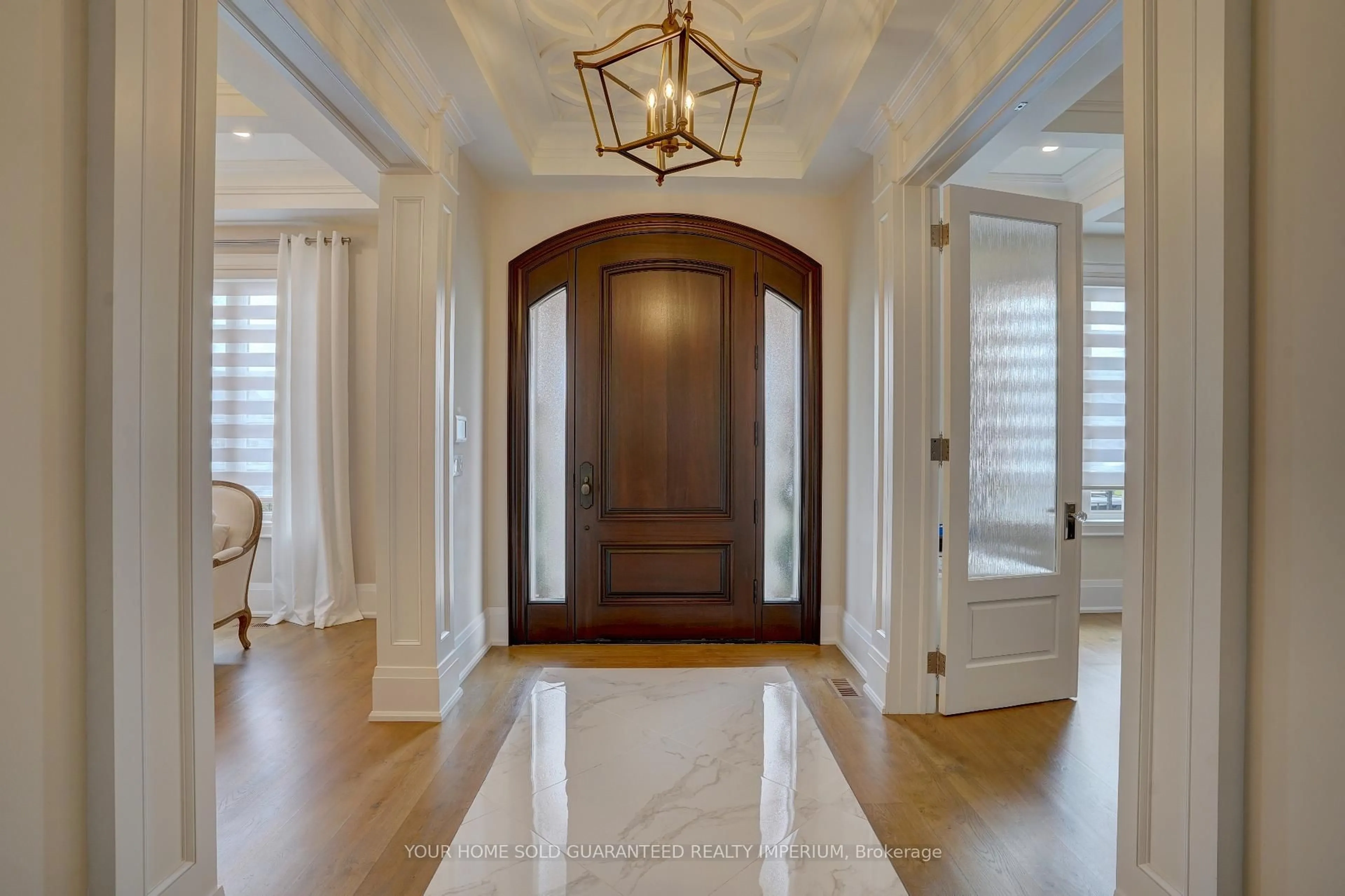 Indoor entryway for 1804 Woodview Ave, Pickering Ontario L1V 1L4