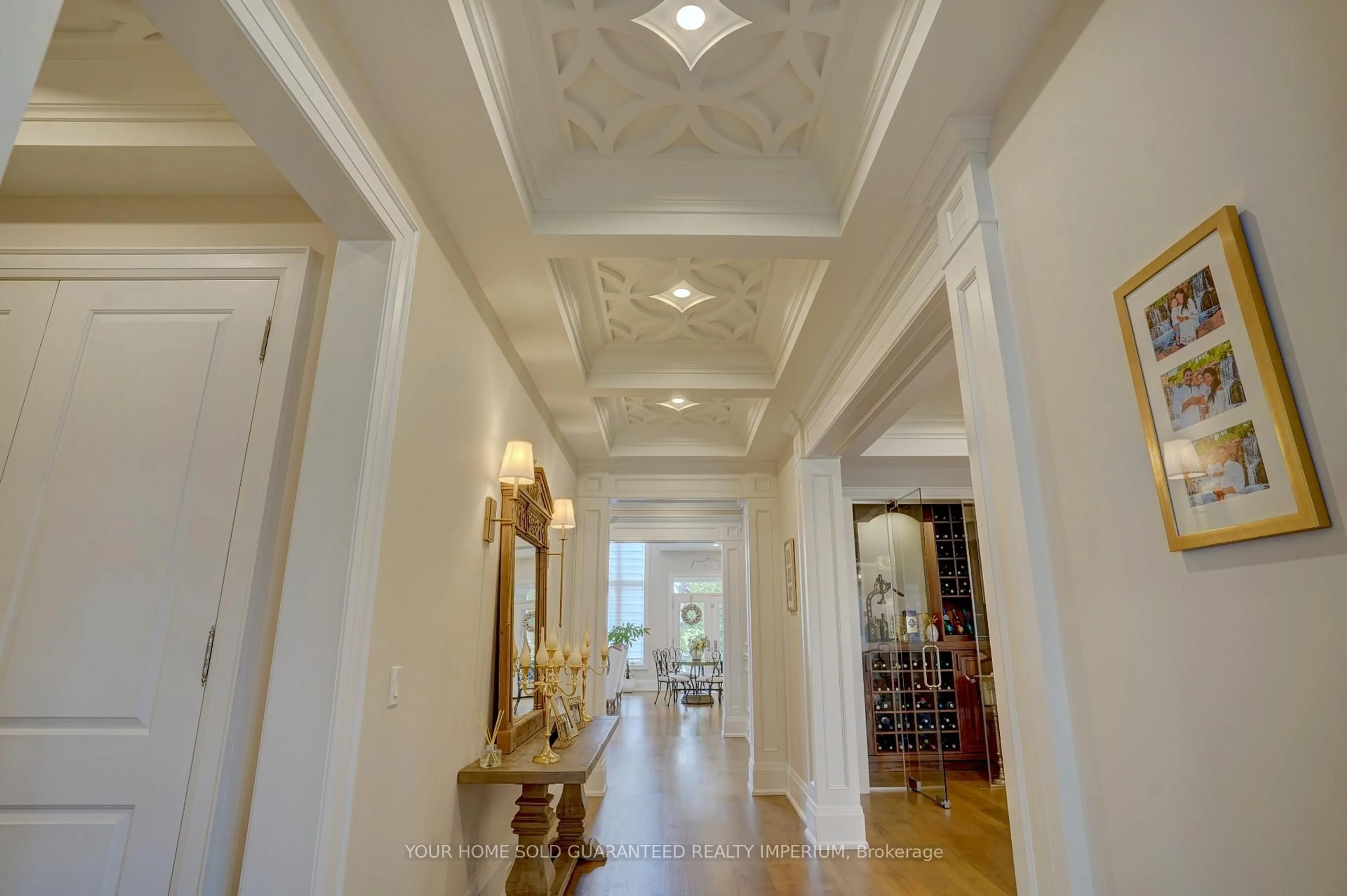 Indoor foyer for 1804 Woodview Ave, Pickering Ontario L1V 1L4