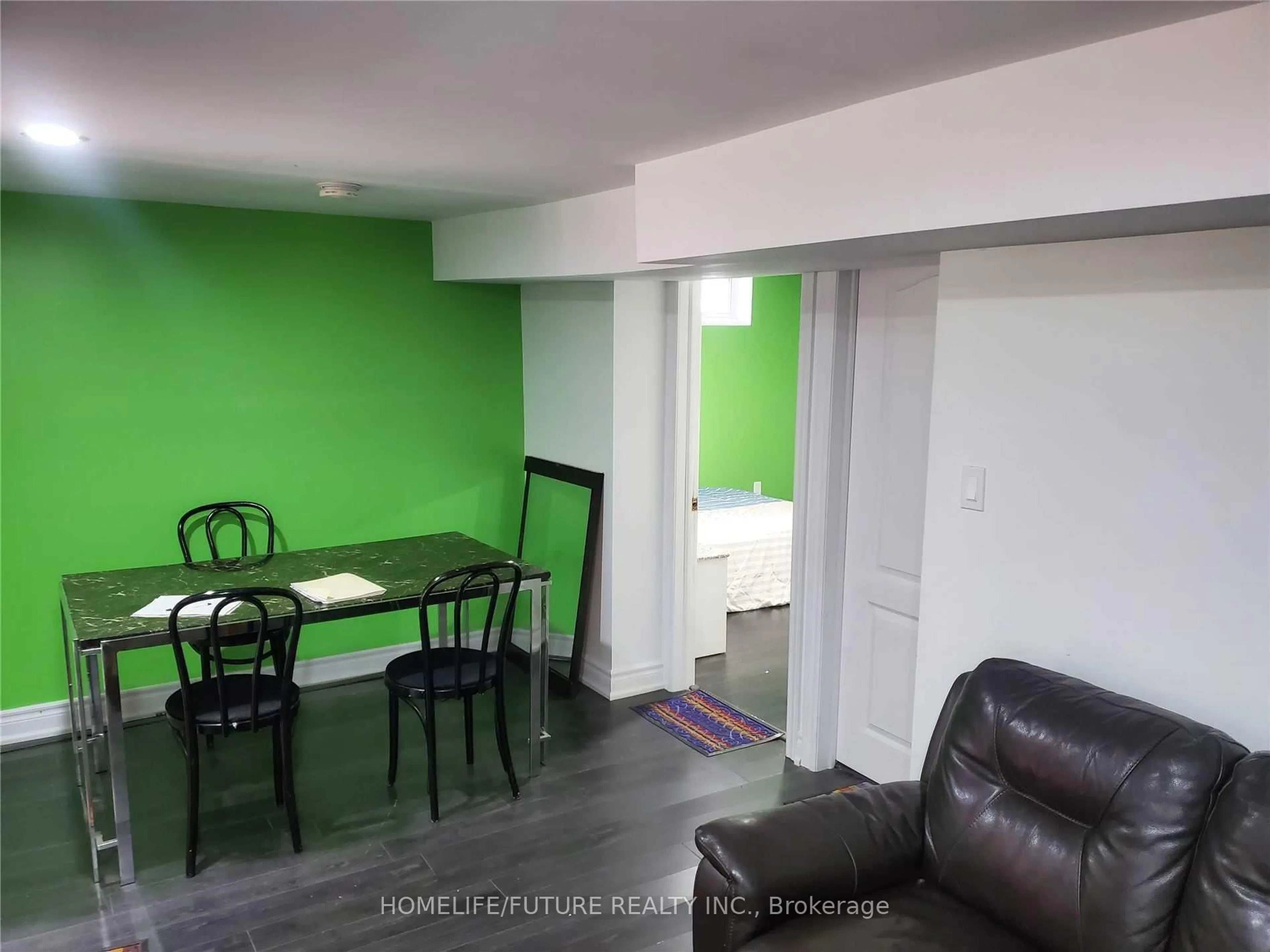A pic of a room for 71 Mason Rd, Toronto Ontario M1M 3R3