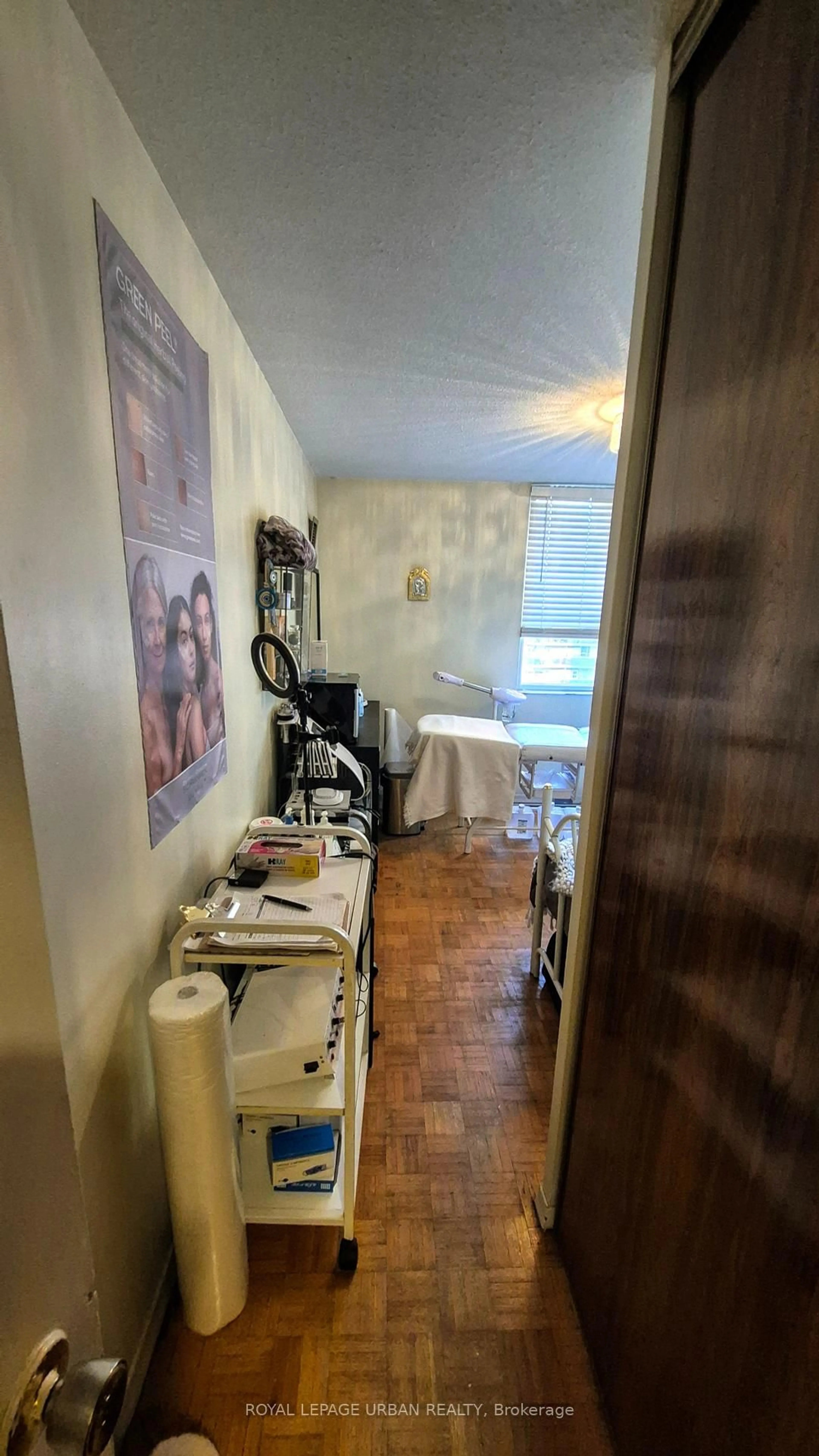 A pic of a room for 1135 Logan Ave #806, Toronto Ontario M4K 3Y2