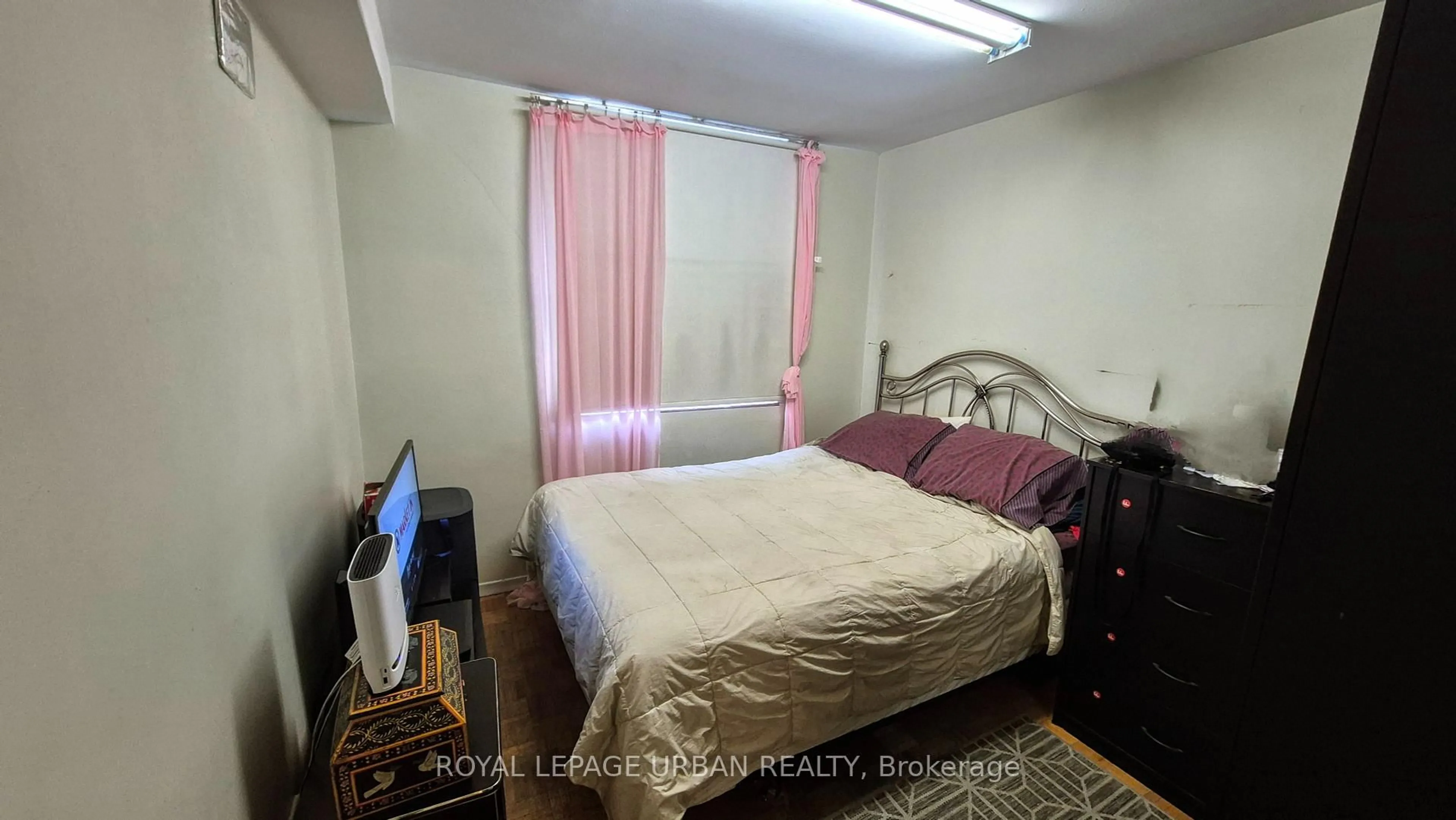 A pic of a room for 1135 Logan Ave #806, Toronto Ontario M4K 3Y2