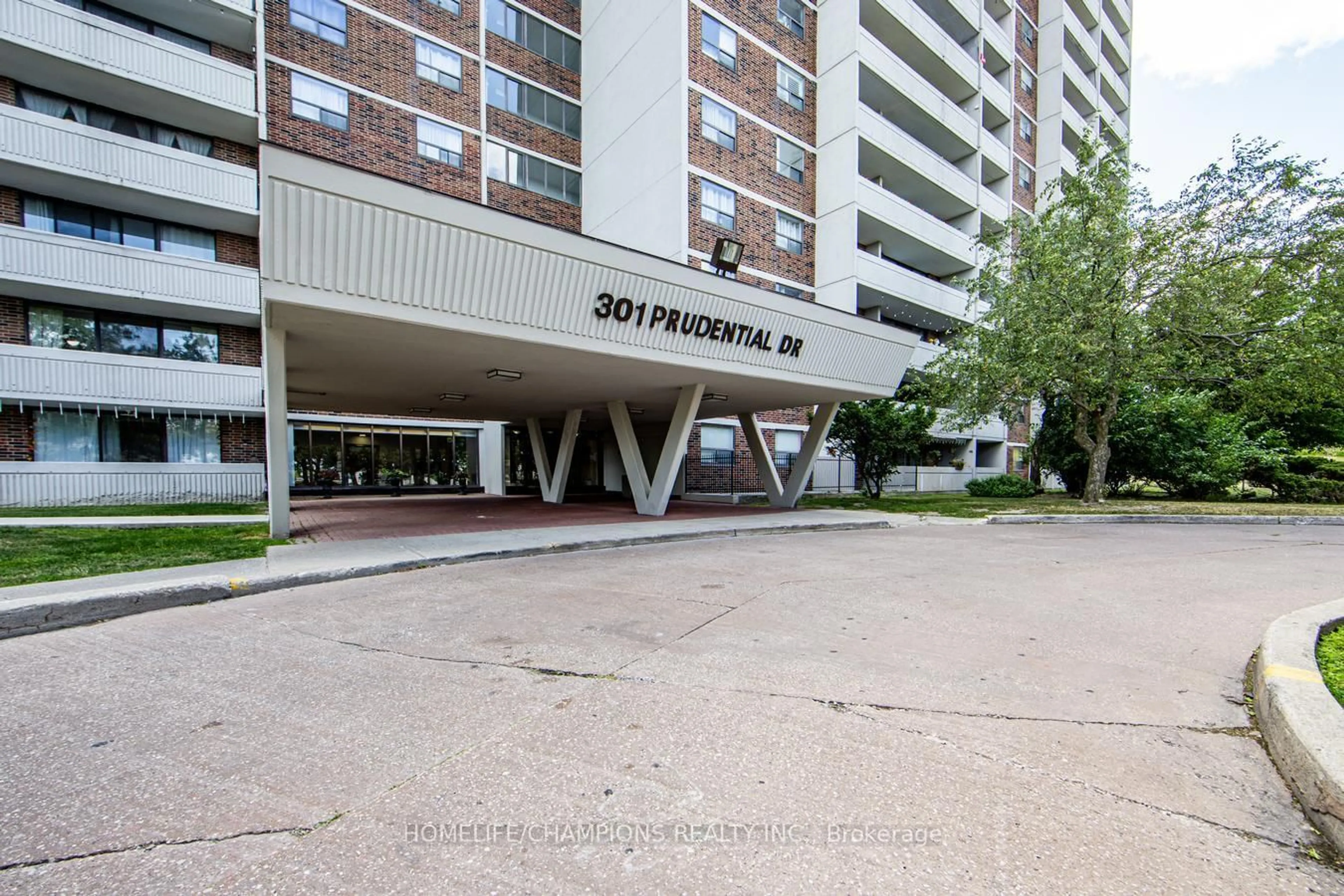 Indoor foyer for 301 Prudential Dr #804, Toronto Ontario M1P 4V3