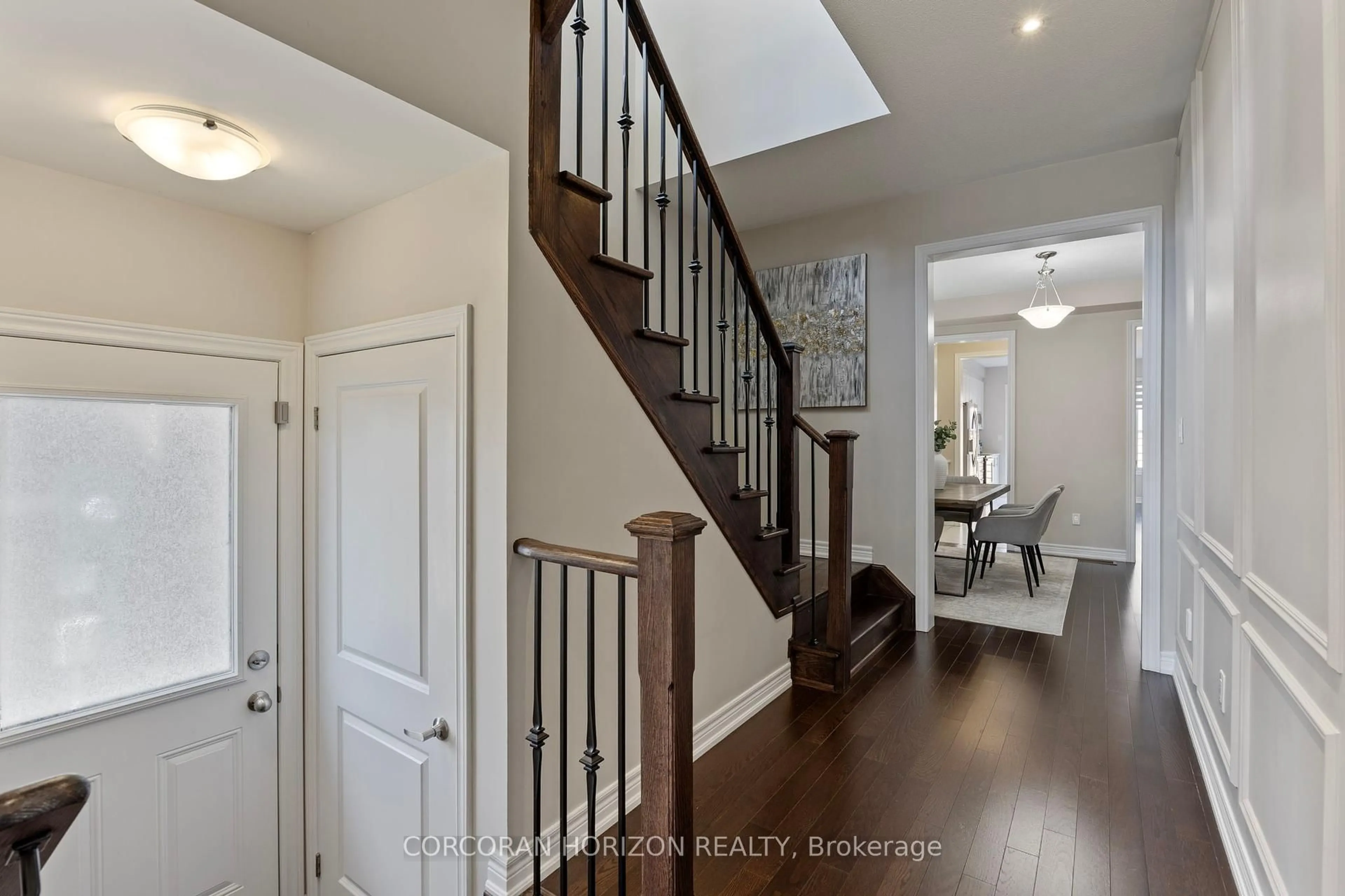 Indoor entryway for 48 Louise Cres, Whitby Ontario L1P 0J8