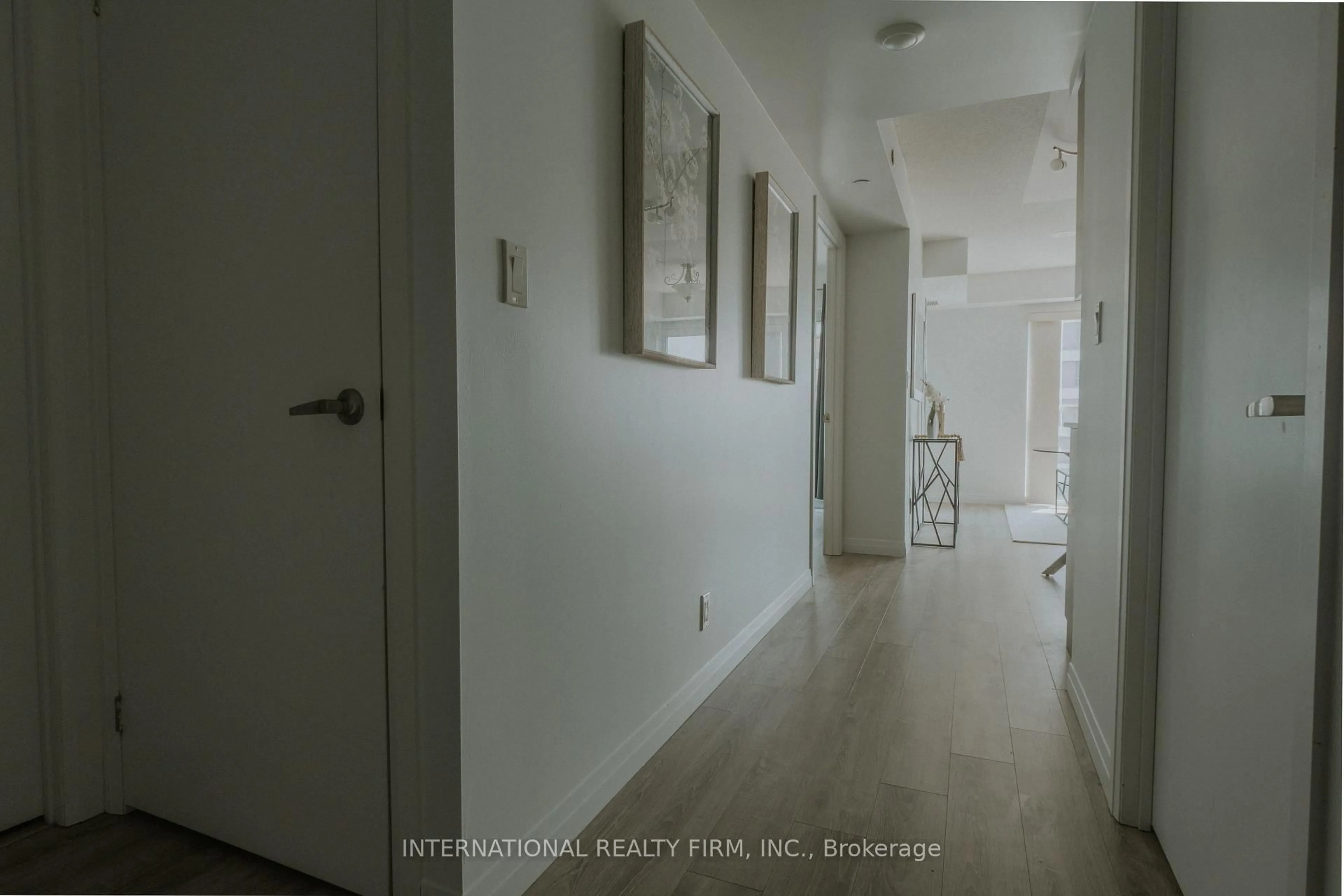 Indoor entryway for 2152 Lawrence Ave #507, Toronto Ontario M1R 0B5