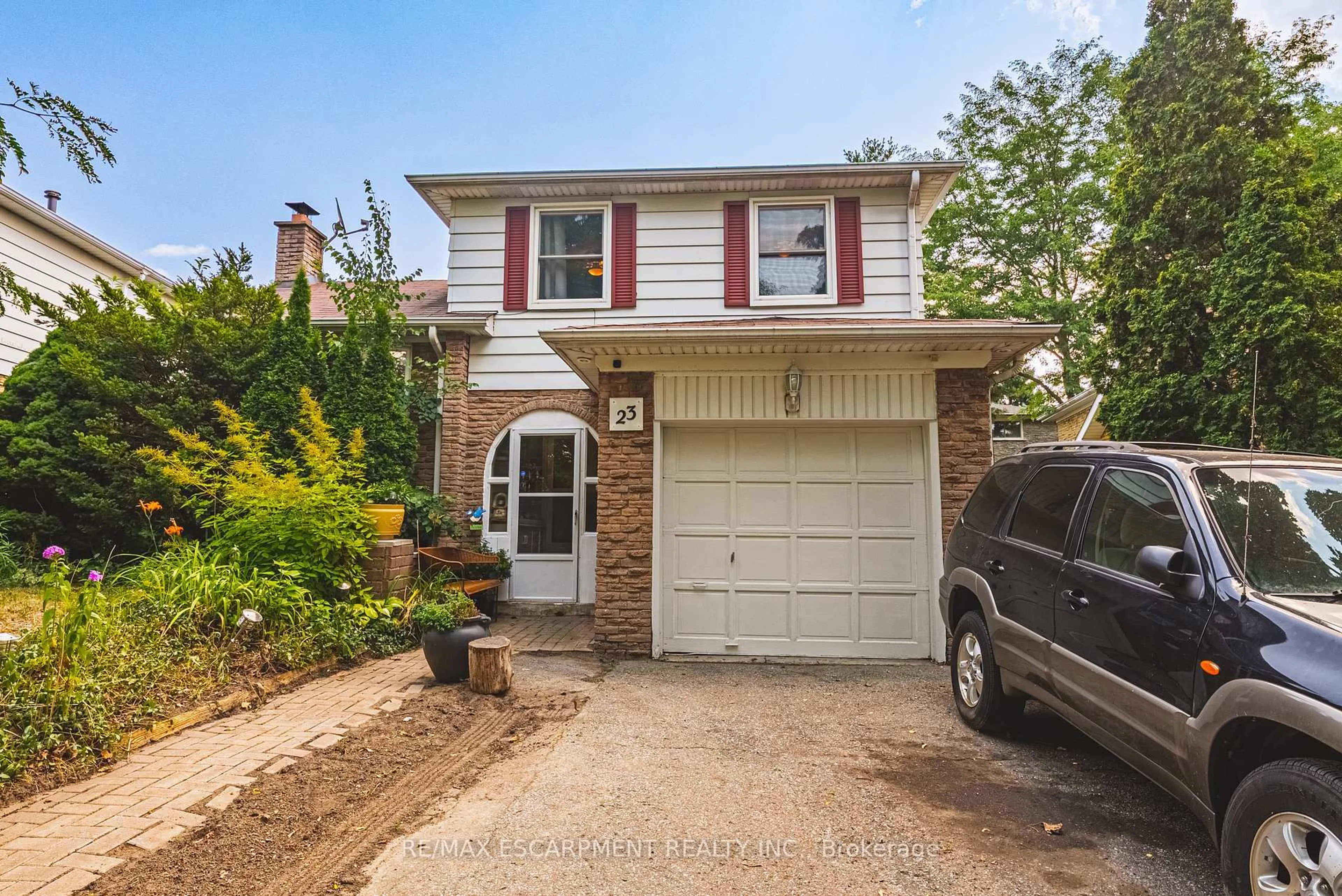 Home with vinyl exterior material, street for 23 KENHATCH Blvd, Toronto Ontario M1S 3X9