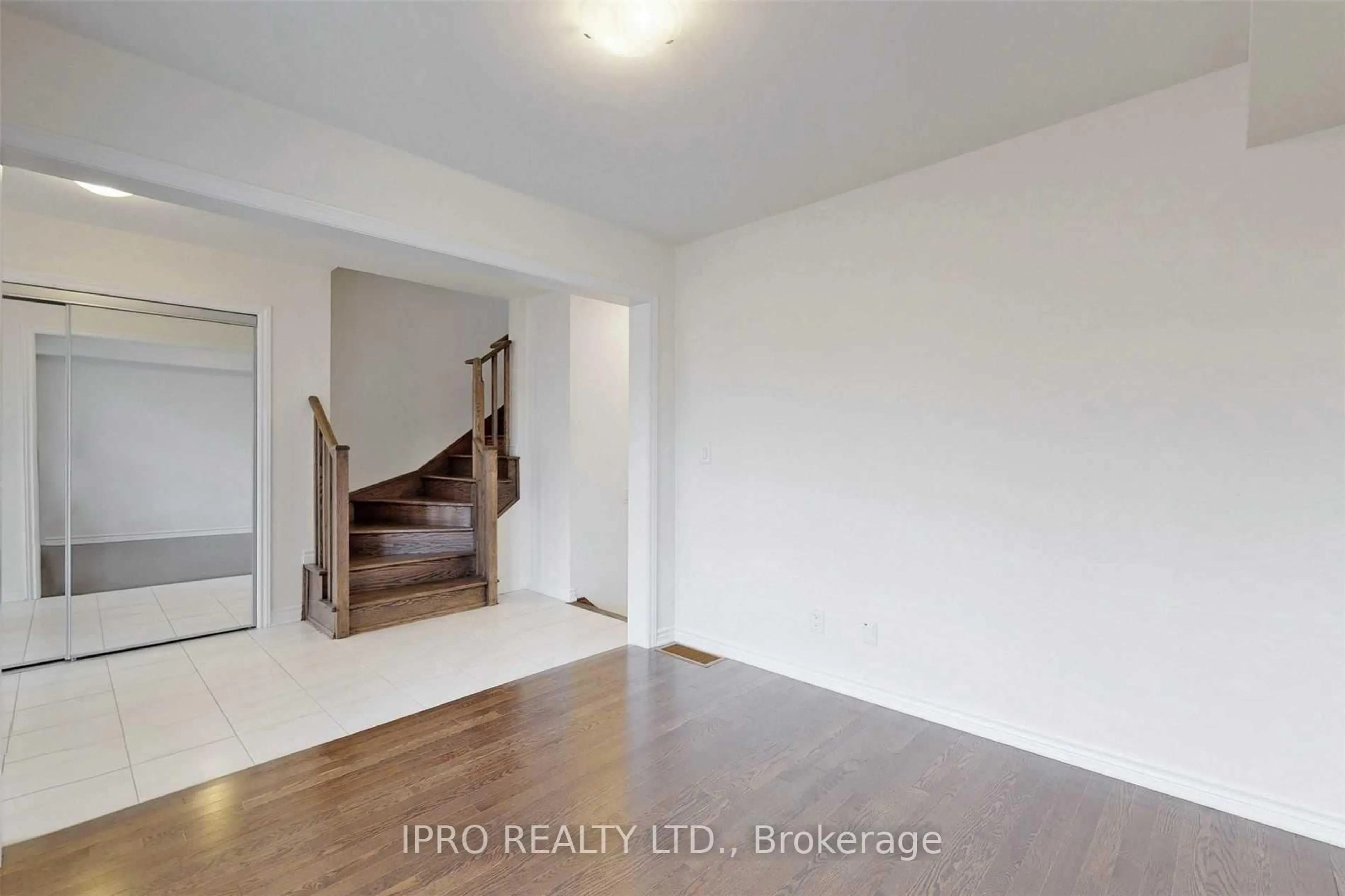 A pic of a room for 11 Porcelain Way, Whitby Ontario L1R 0R6