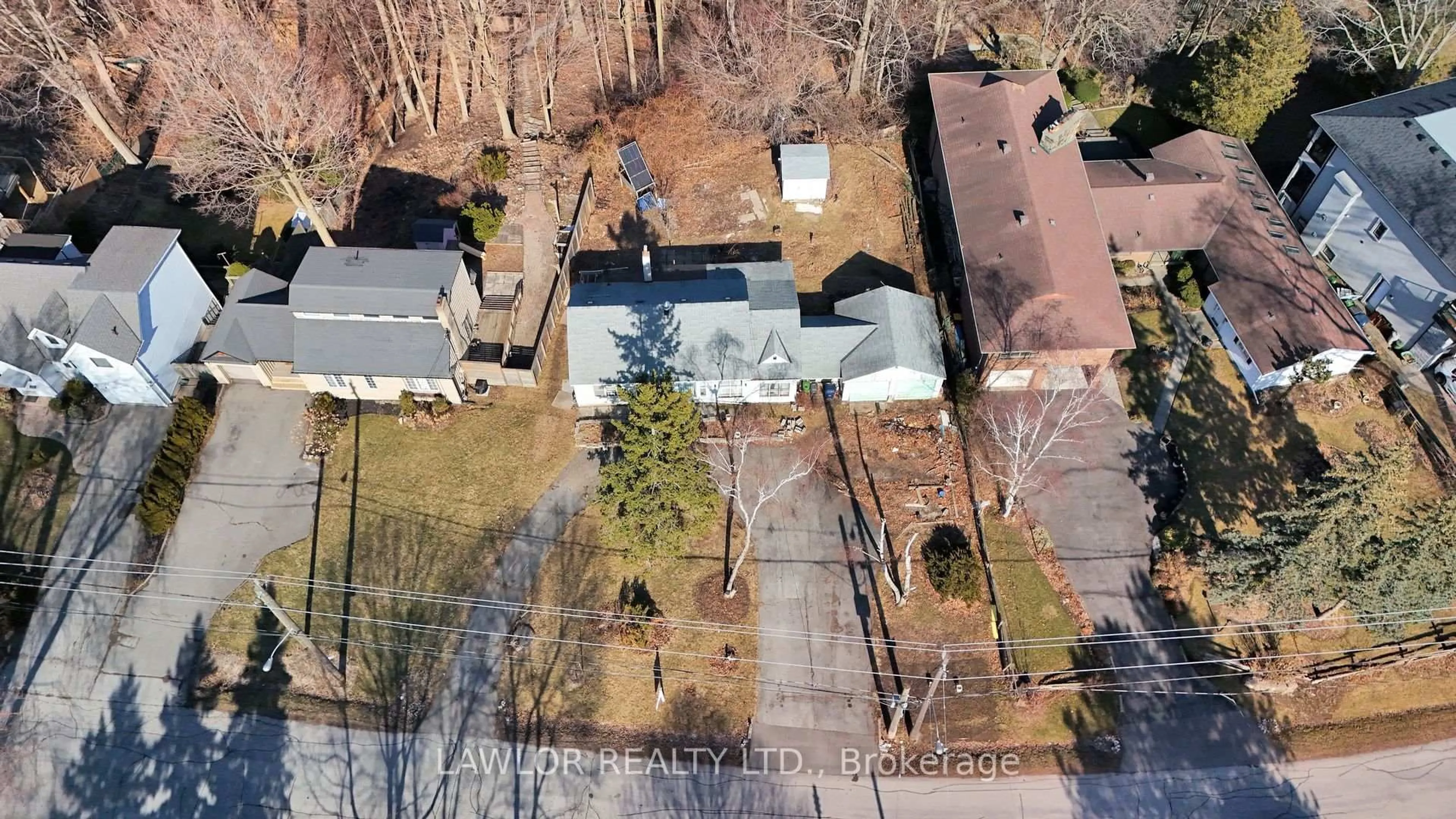 A pic from outside/outdoor area/front of a property/back of a property/a pic from drone, street for 237 ROUGE HILLS Dr, Toronto Ontario M1C 2Y9