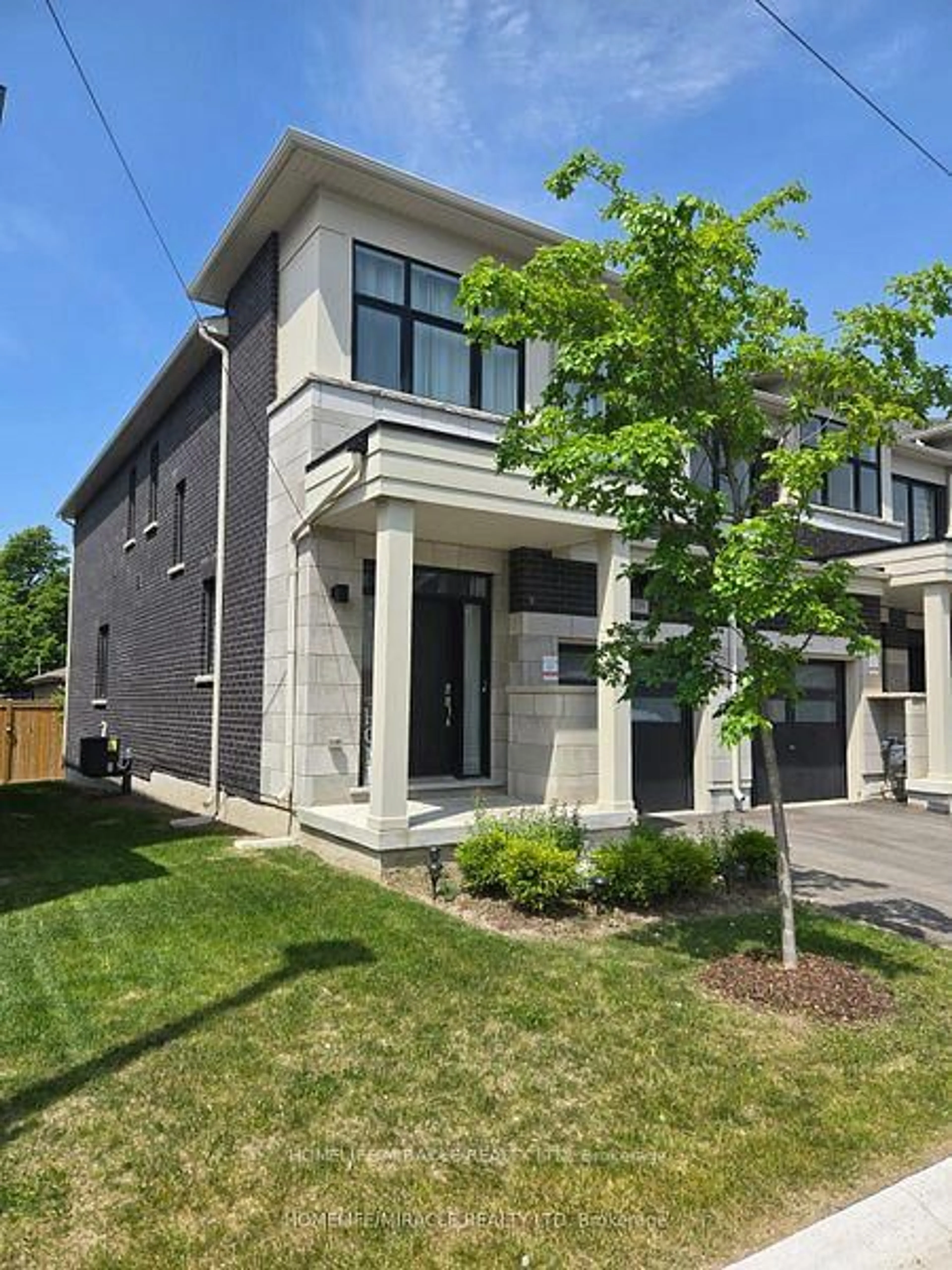 Unknown for 296 Okanagan Path, Oshawa Ontario L1H 0A7