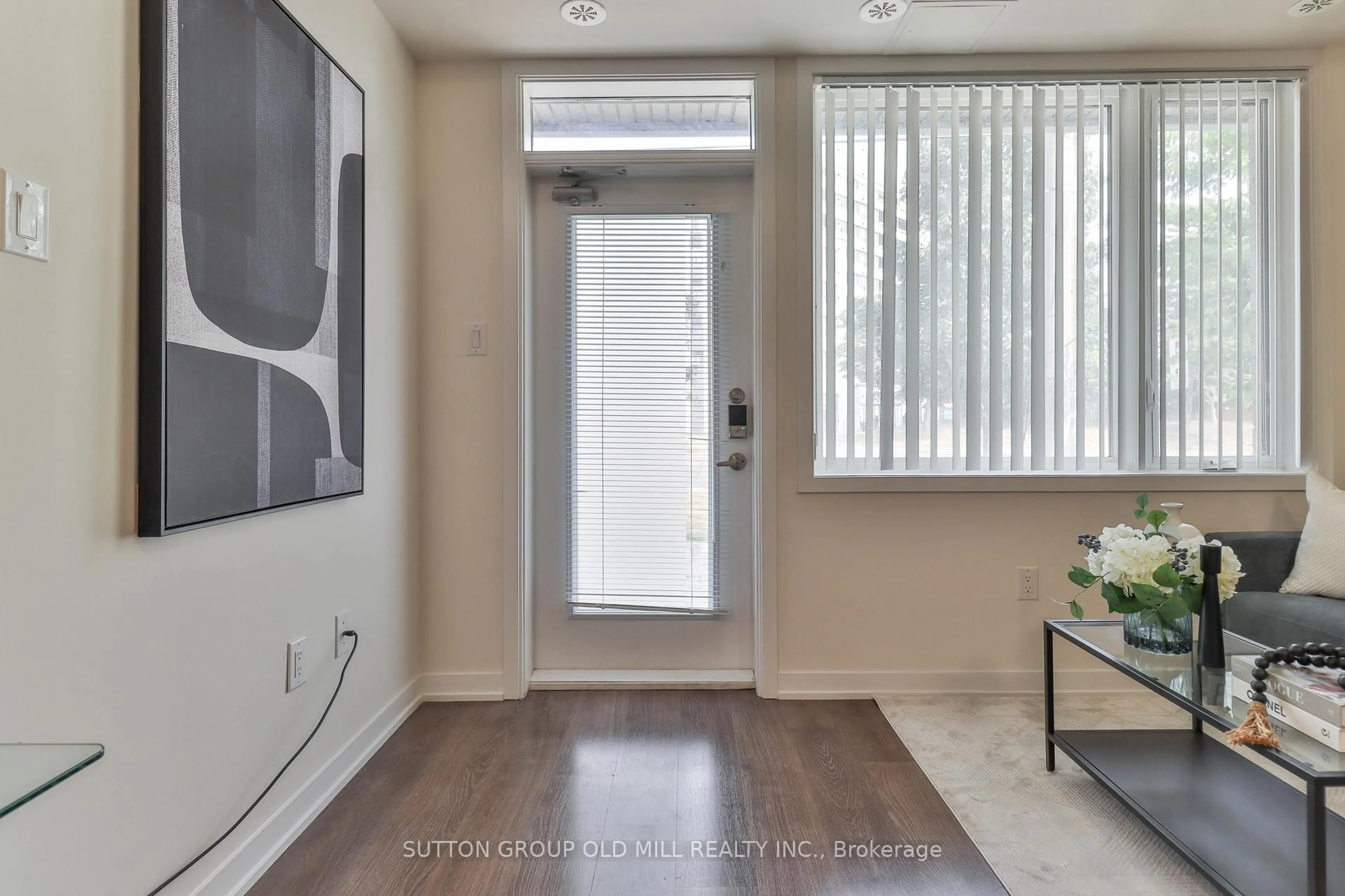 Indoor entryway for 5155 Sheppard Ave #103, Toronto Ontario M1B 0C8