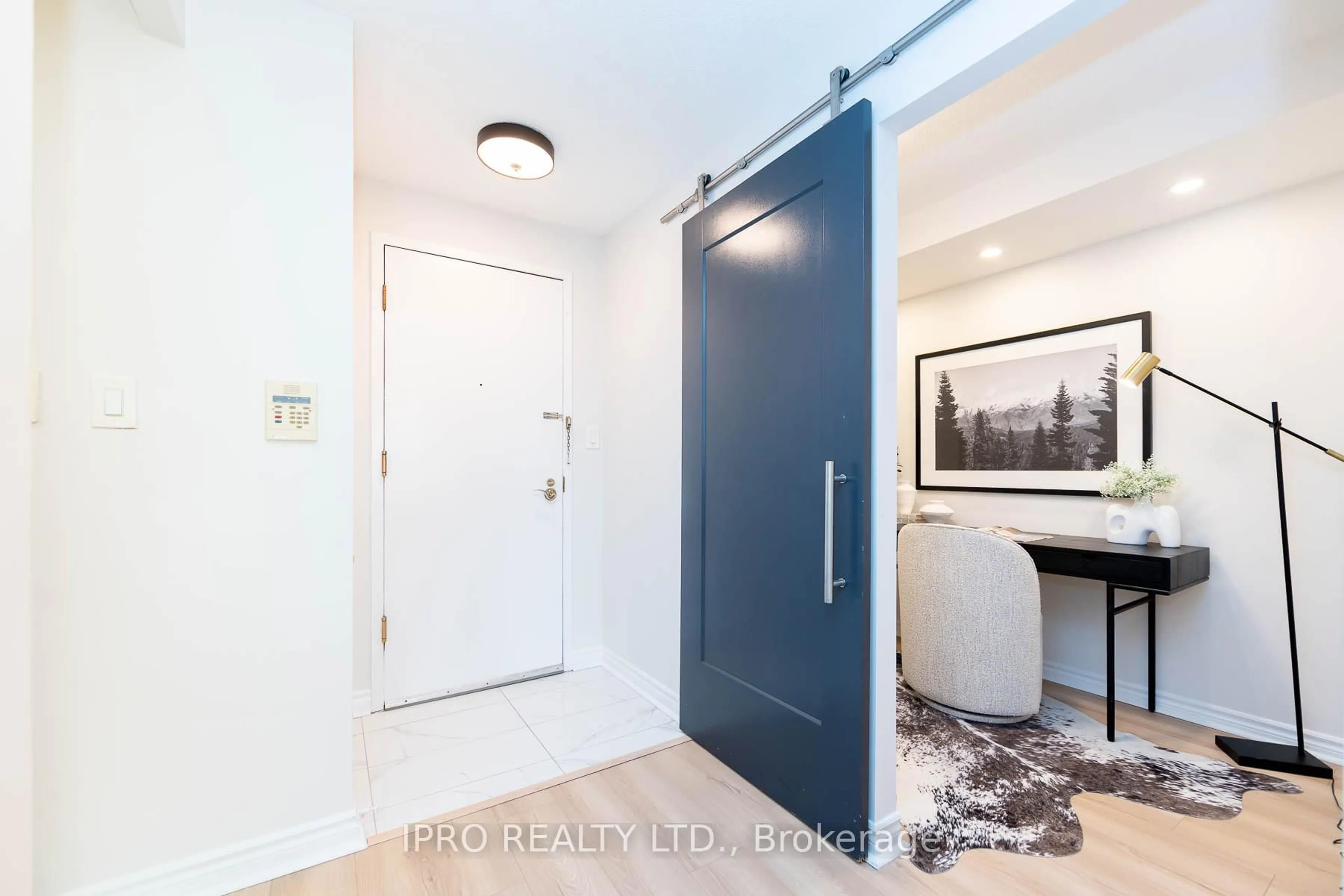 Indoor entryway for 1883 McNicoll Ave #611, Toronto Ontario M1V 5M3