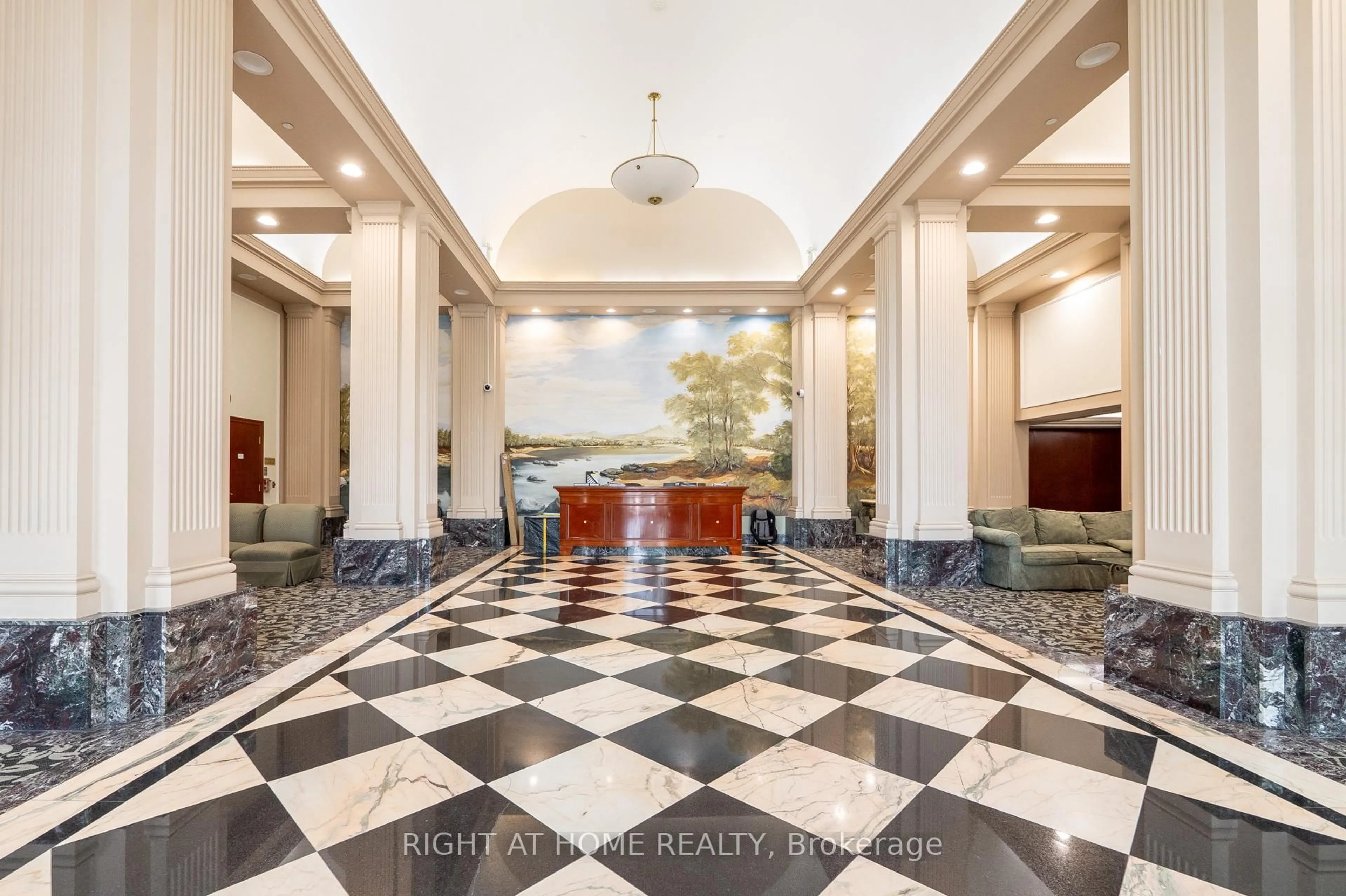 Lobby for 1 Lee Centre Dr #613, Toronto Ontario M1H 3J2