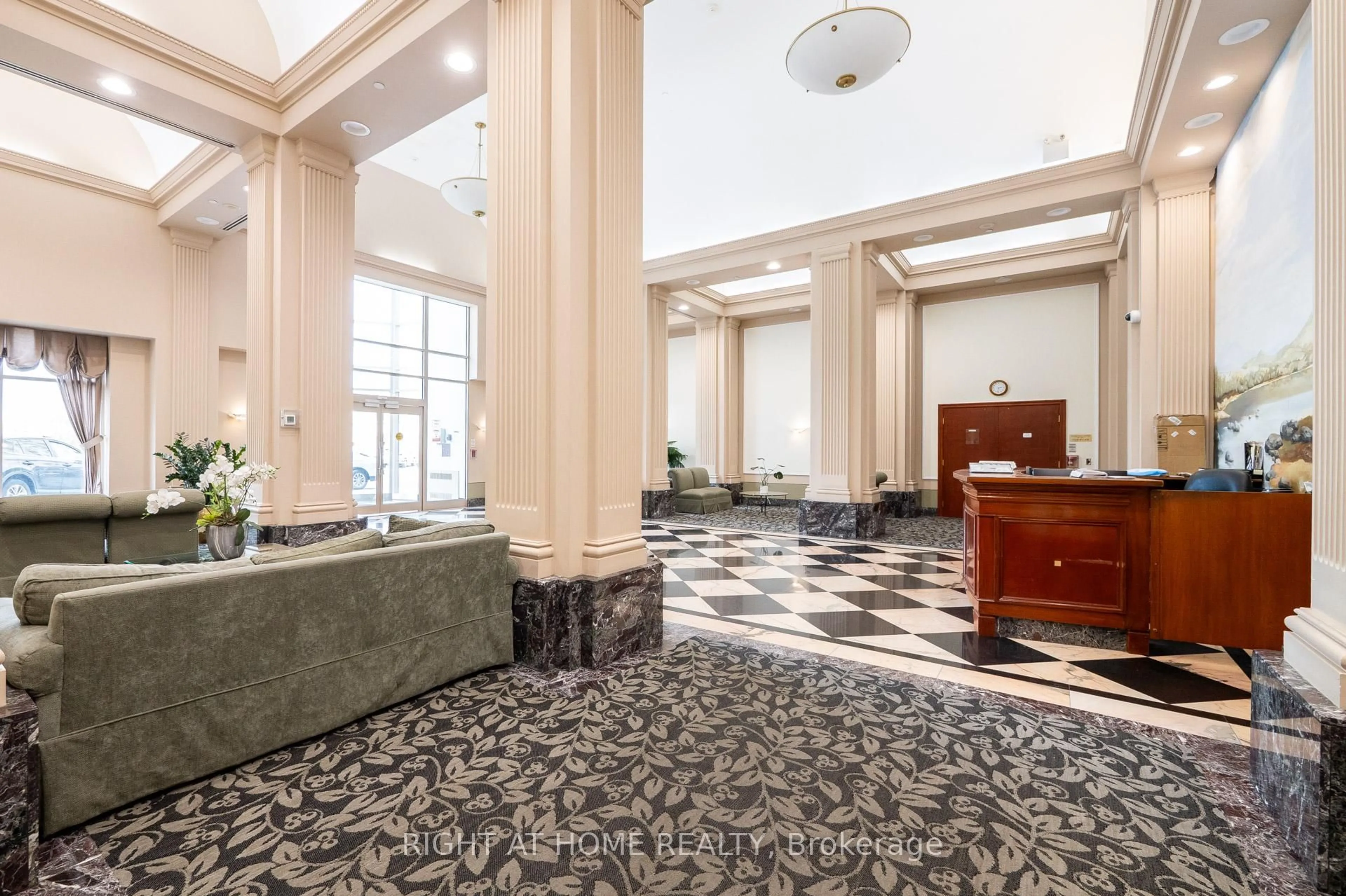 Lobby for 1 Lee Centre Dr #613, Toronto Ontario M1H 3J2