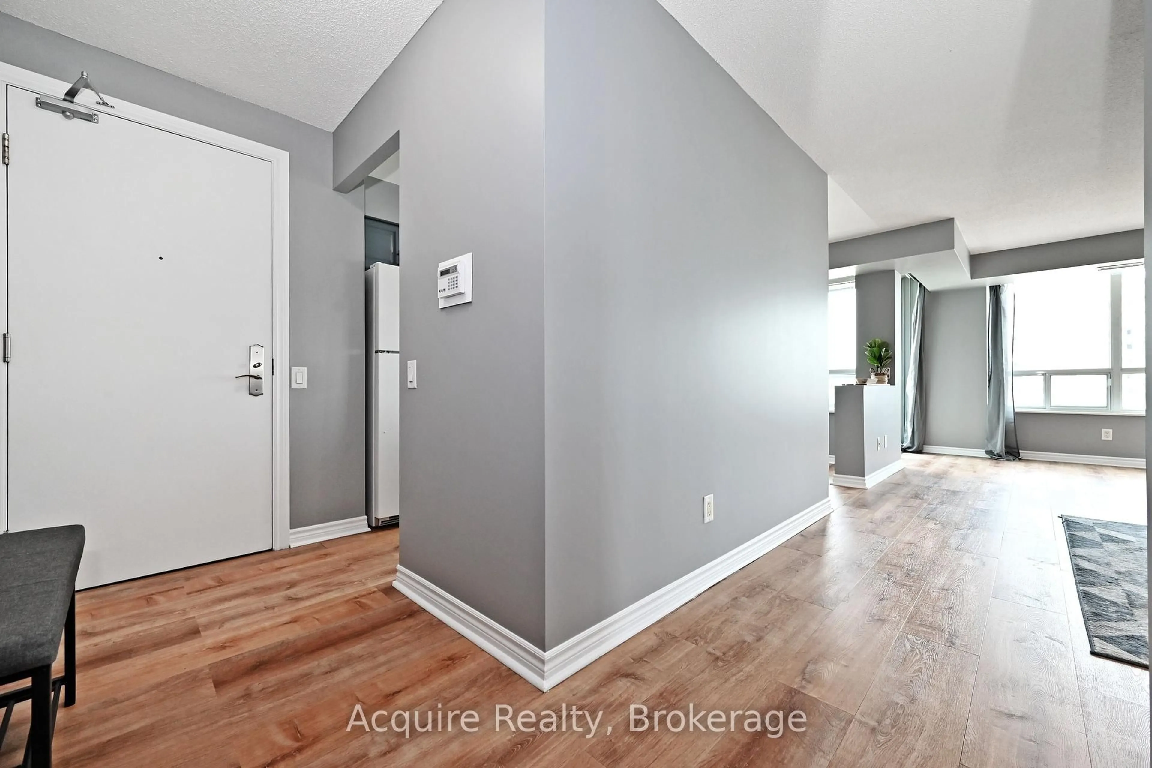 Indoor entryway for 61 Town Centre Crt #2203, Toronto Ontario M1P 5C5