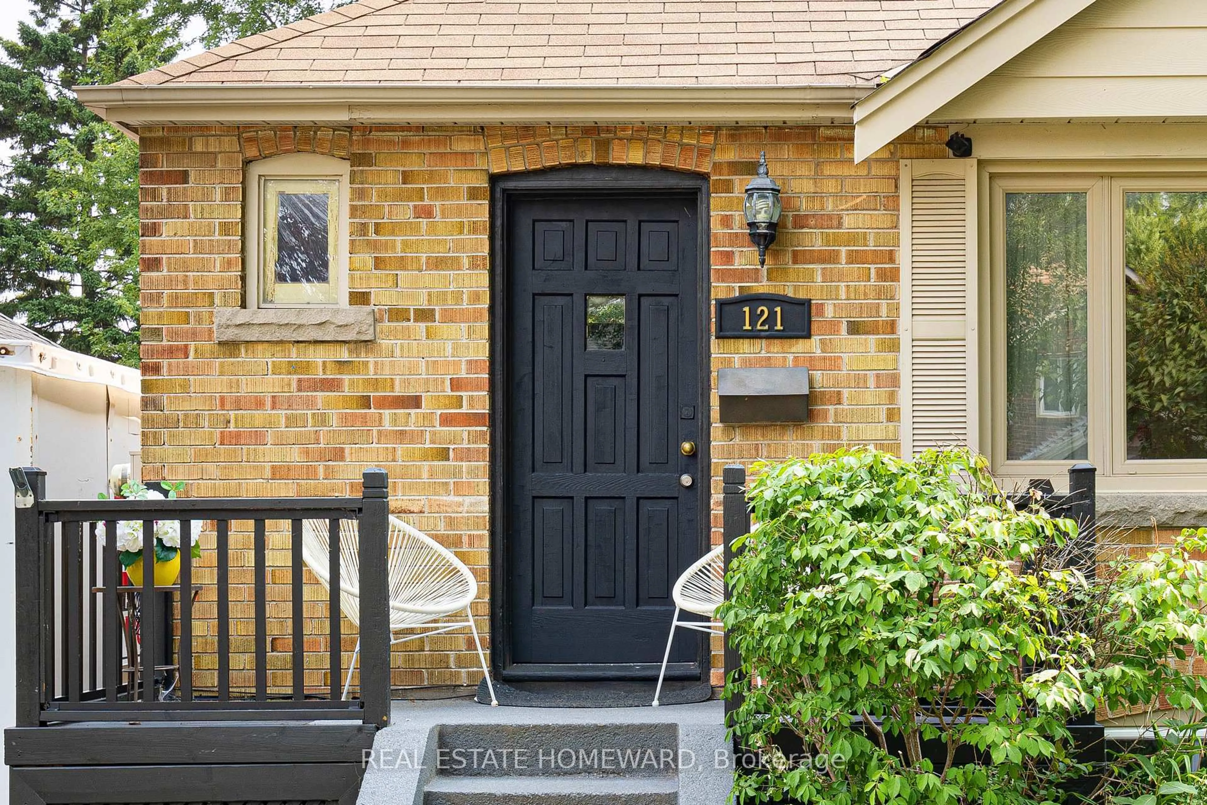 Unknown for 121 Sandown Ave, Toronto Ontario M1N 3W6